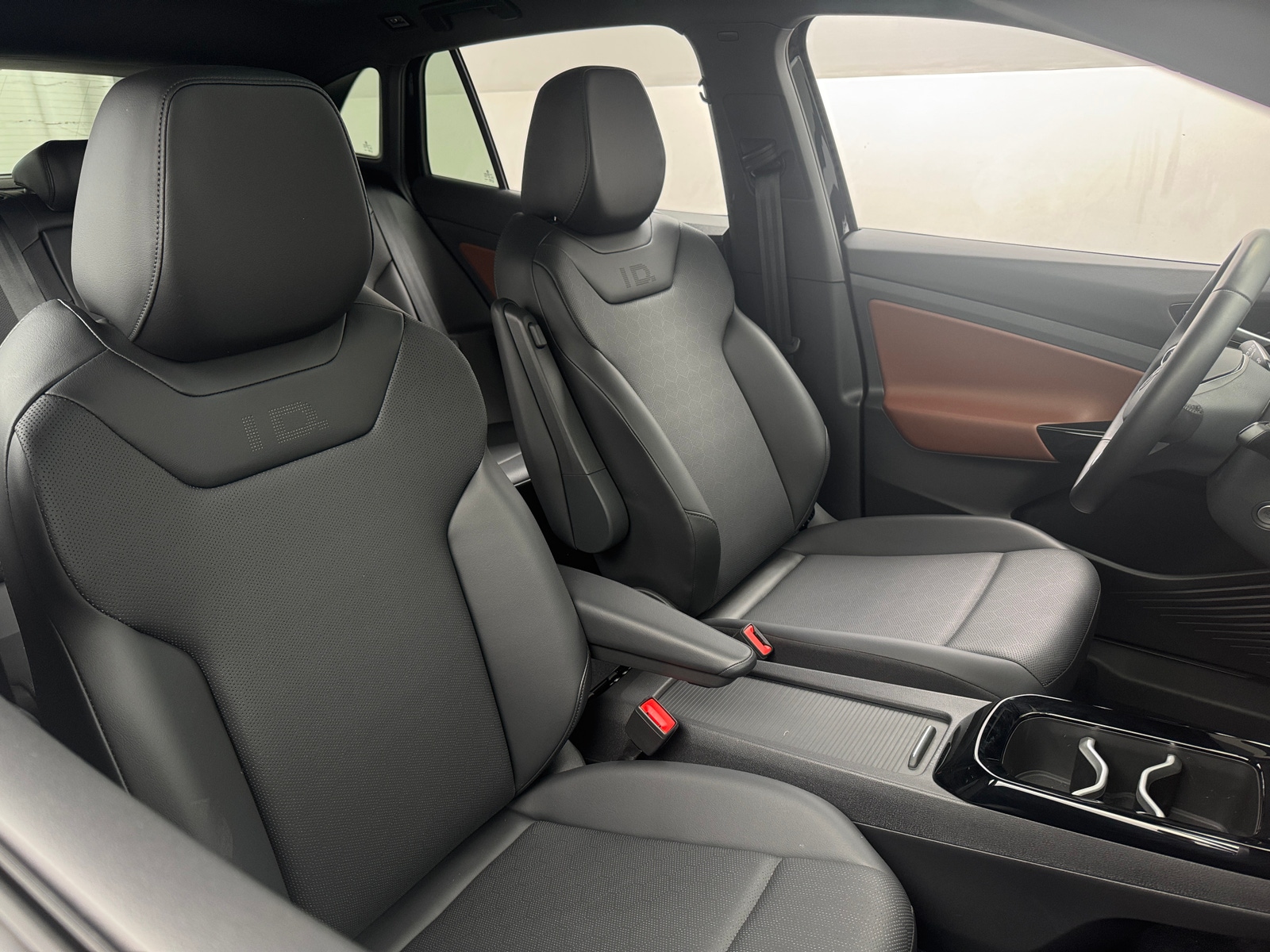 Thumbnail: 2022 Volkswagen ID.4 - 2