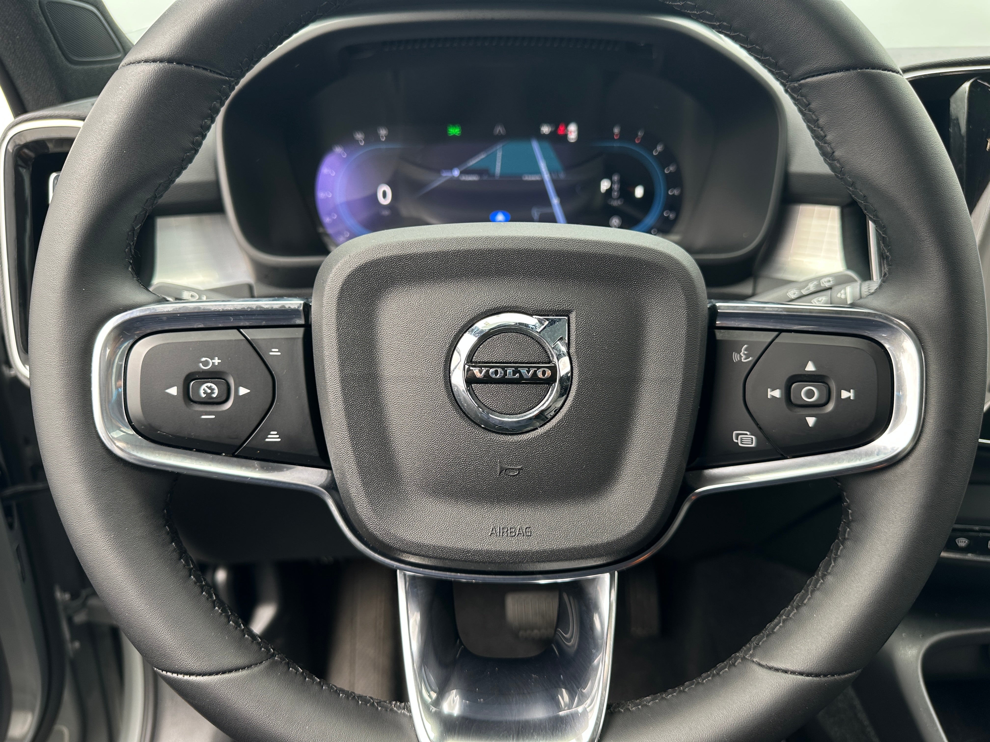 2024 Volvo XC40 B5 Core 5