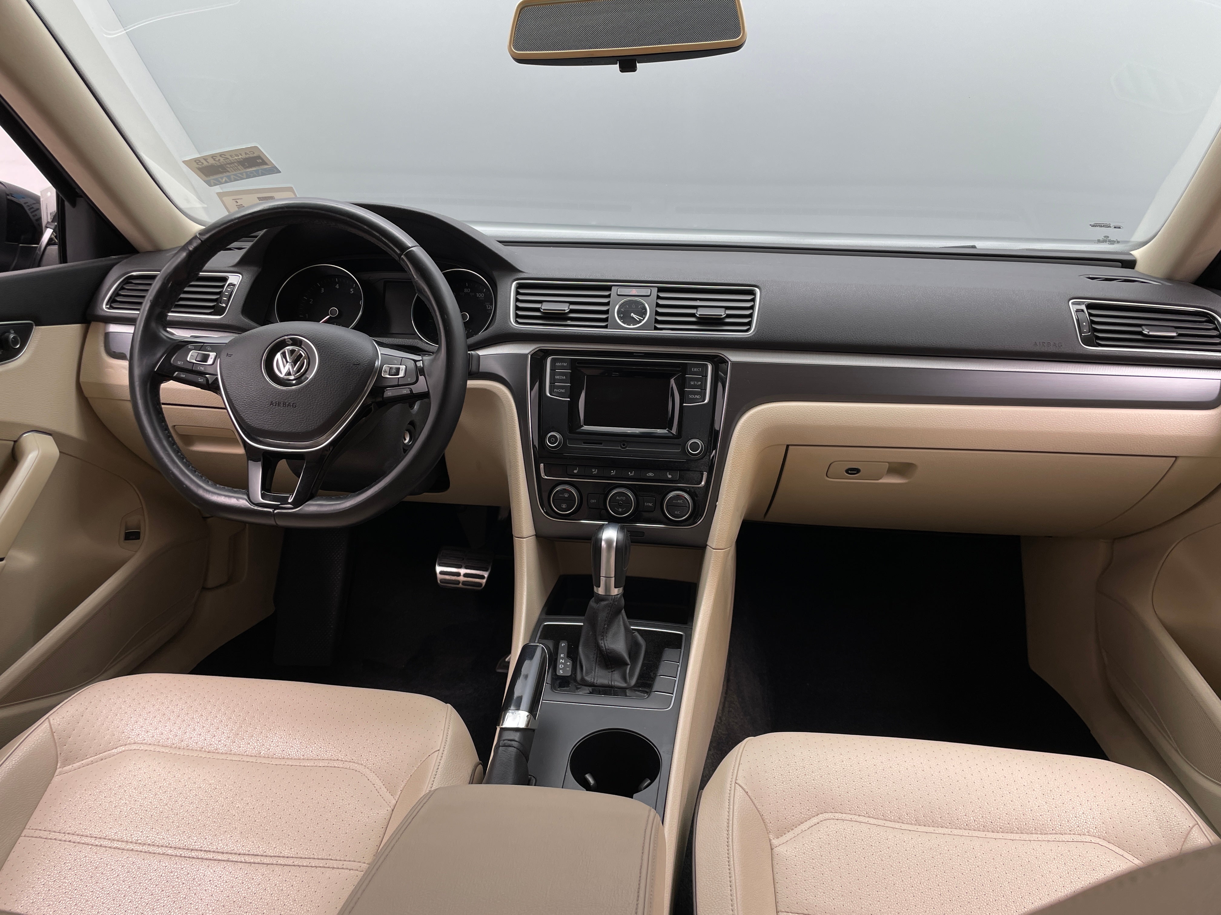 2016 Volkswagen Passat R-Line 3