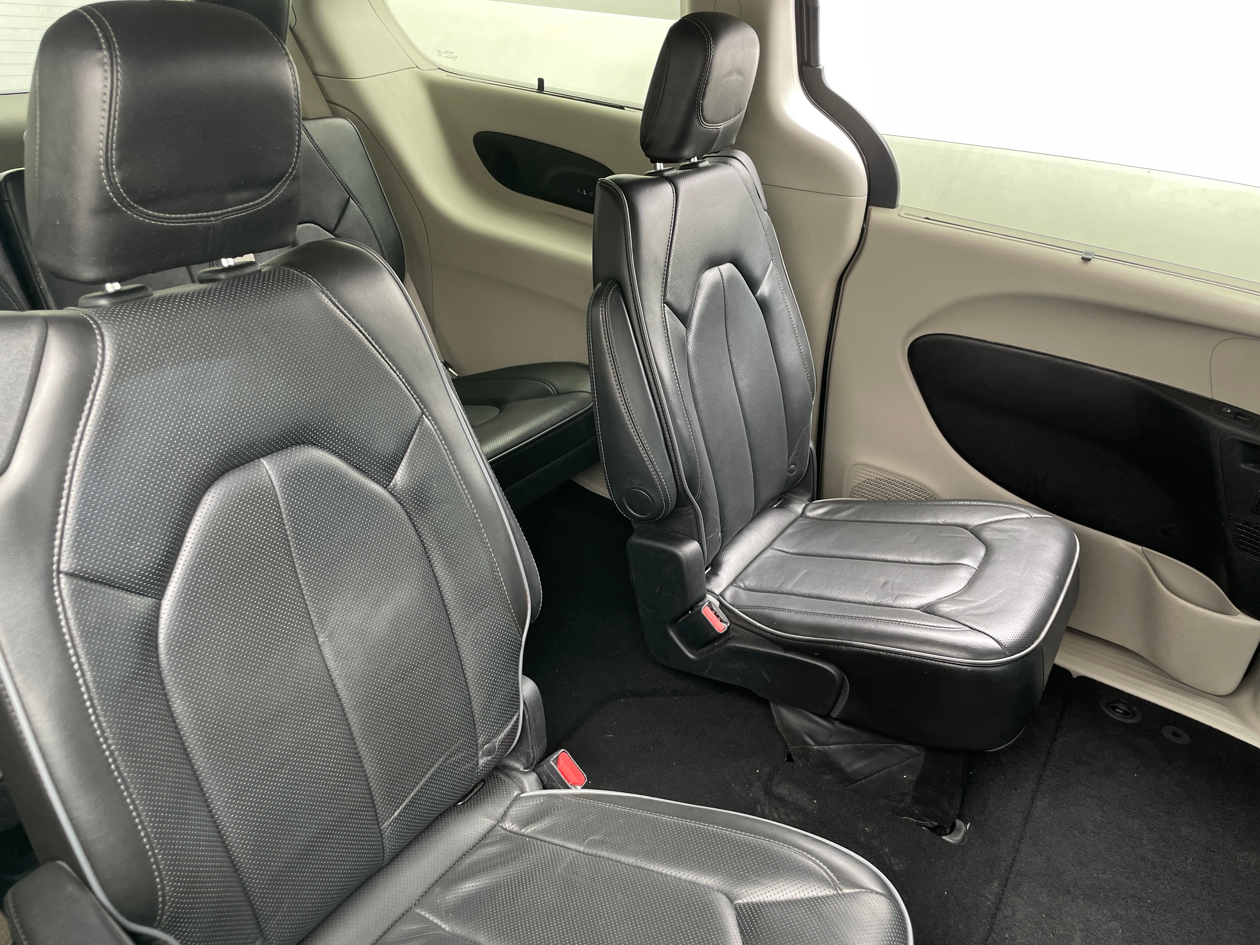 2019 Chrysler Pacifica Limited 5