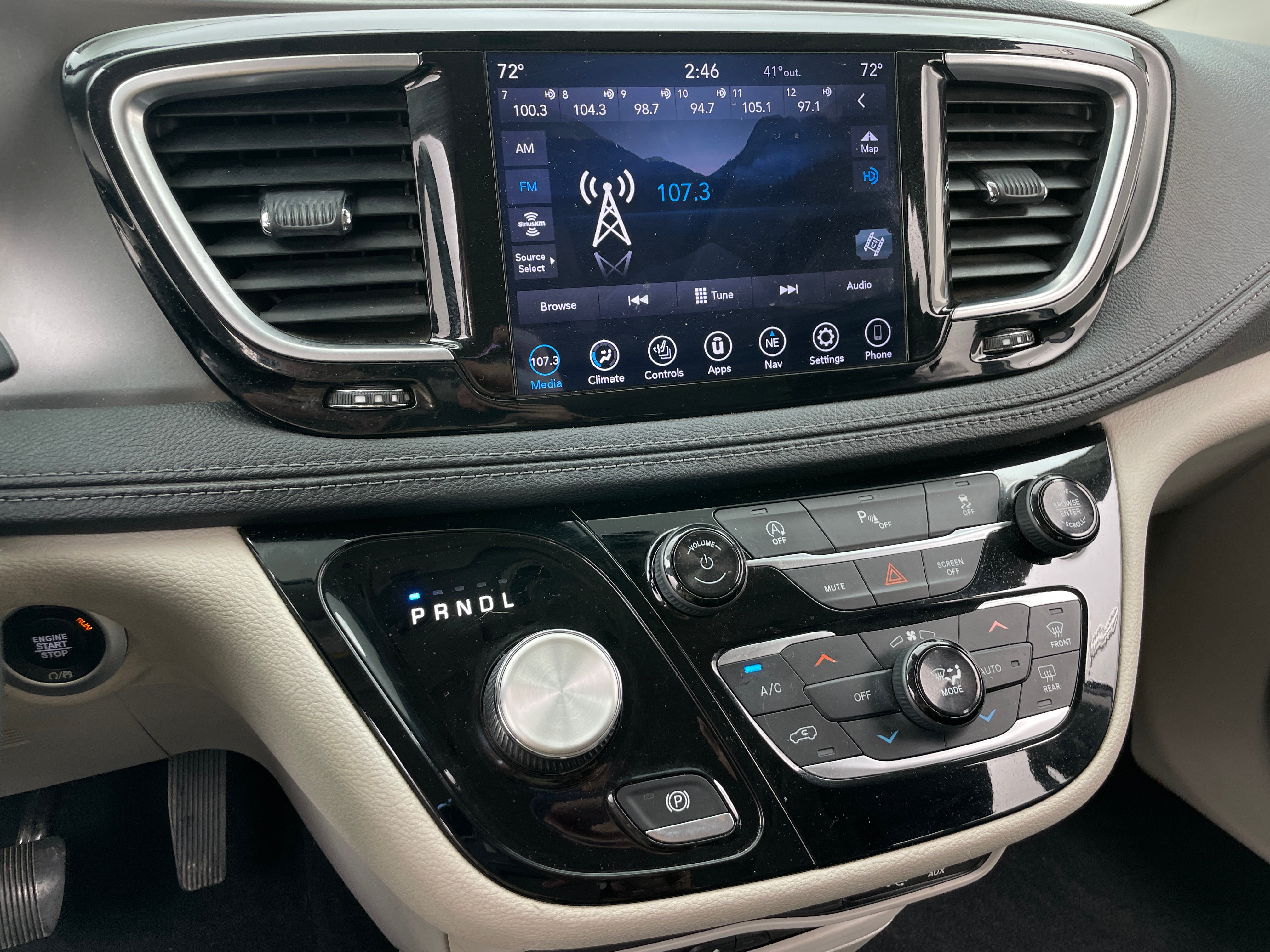 2019 Chrysler Pacifica Limited 3