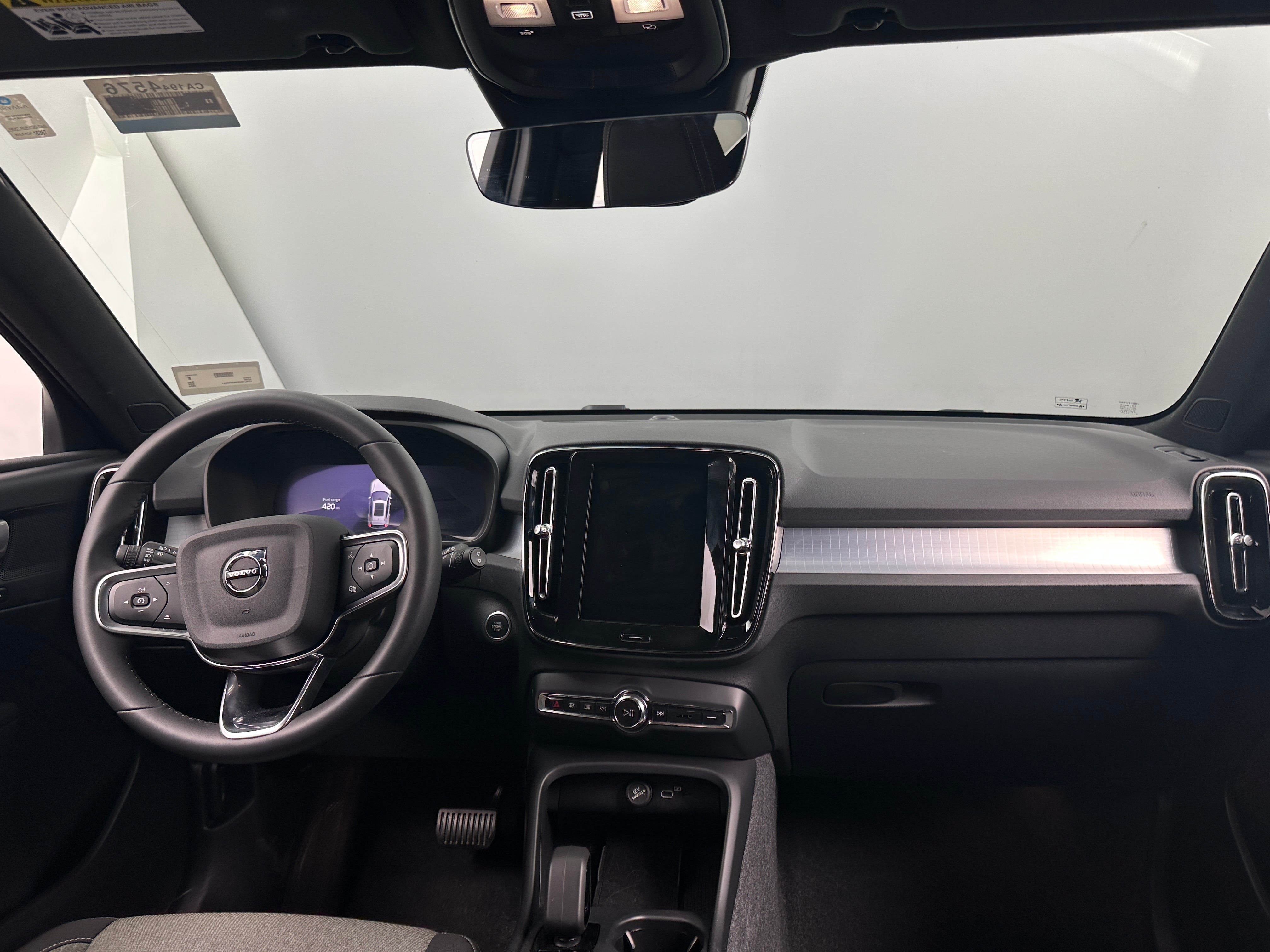 2024 Volvo XC40 B5 Core 3