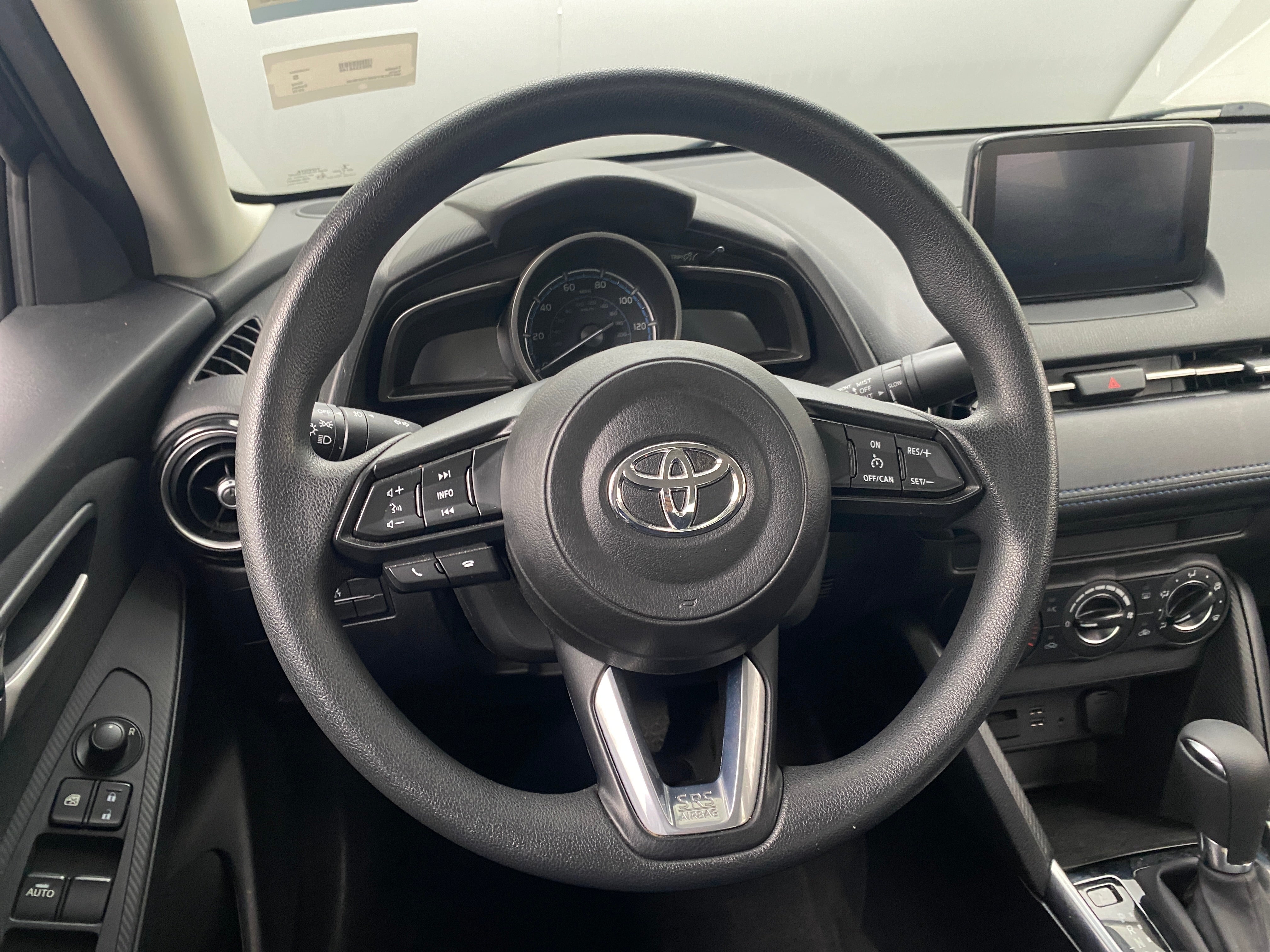 2019 Toyota Yaris LE 5