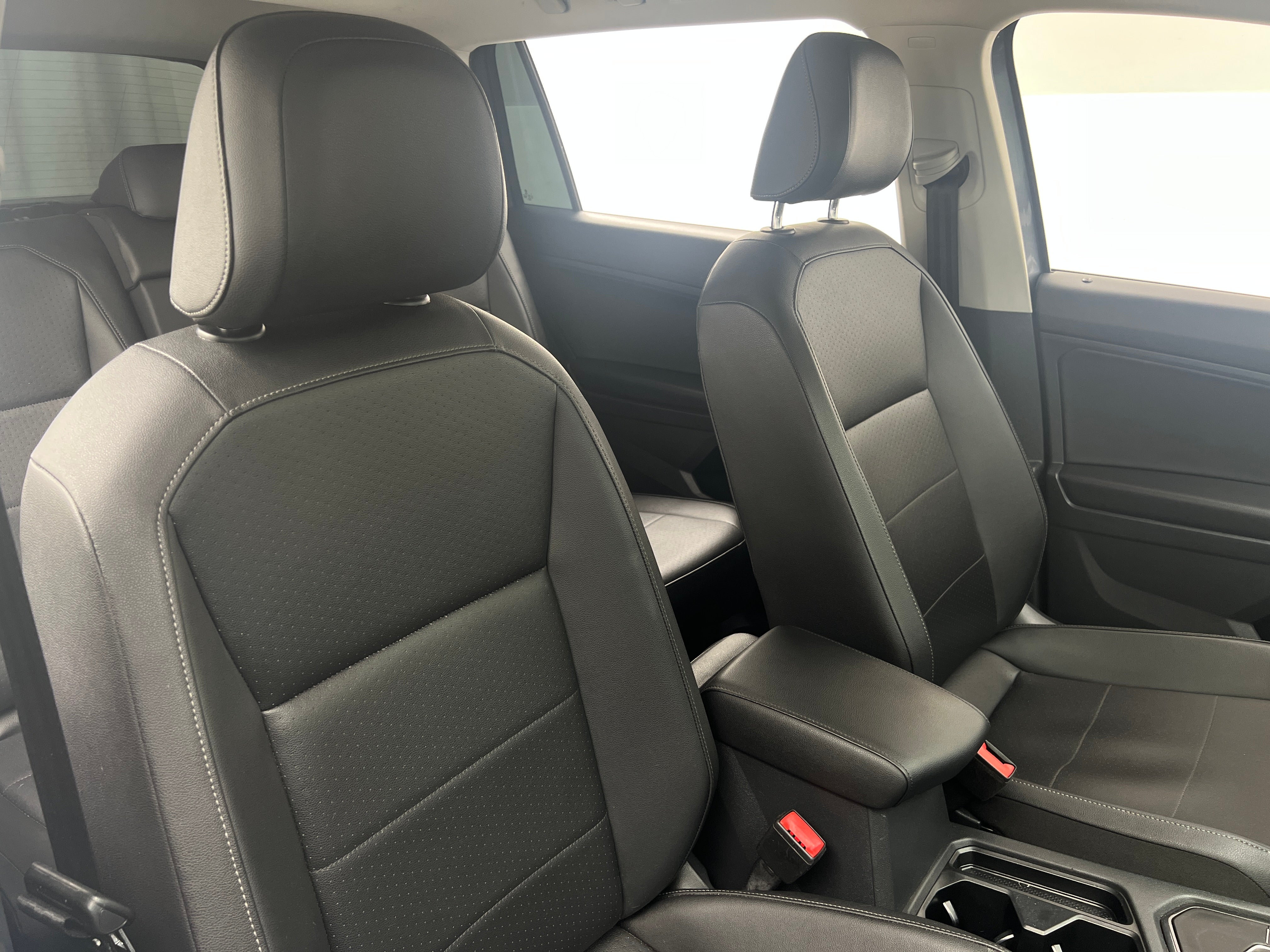 2020 Volkswagen Tiguan SE R-Line Black 2