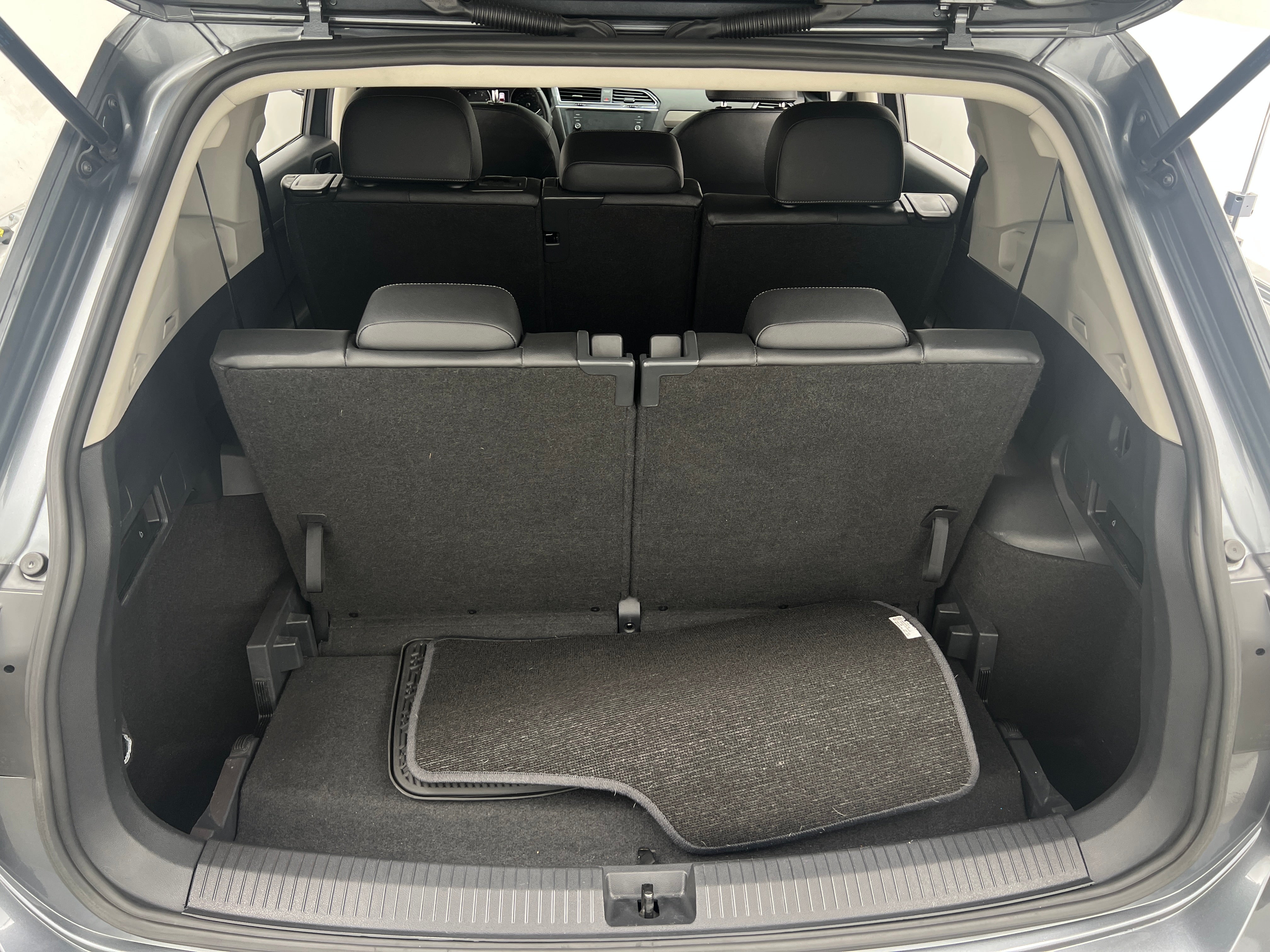 2020 Volkswagen Tiguan SE R-Line Black 7