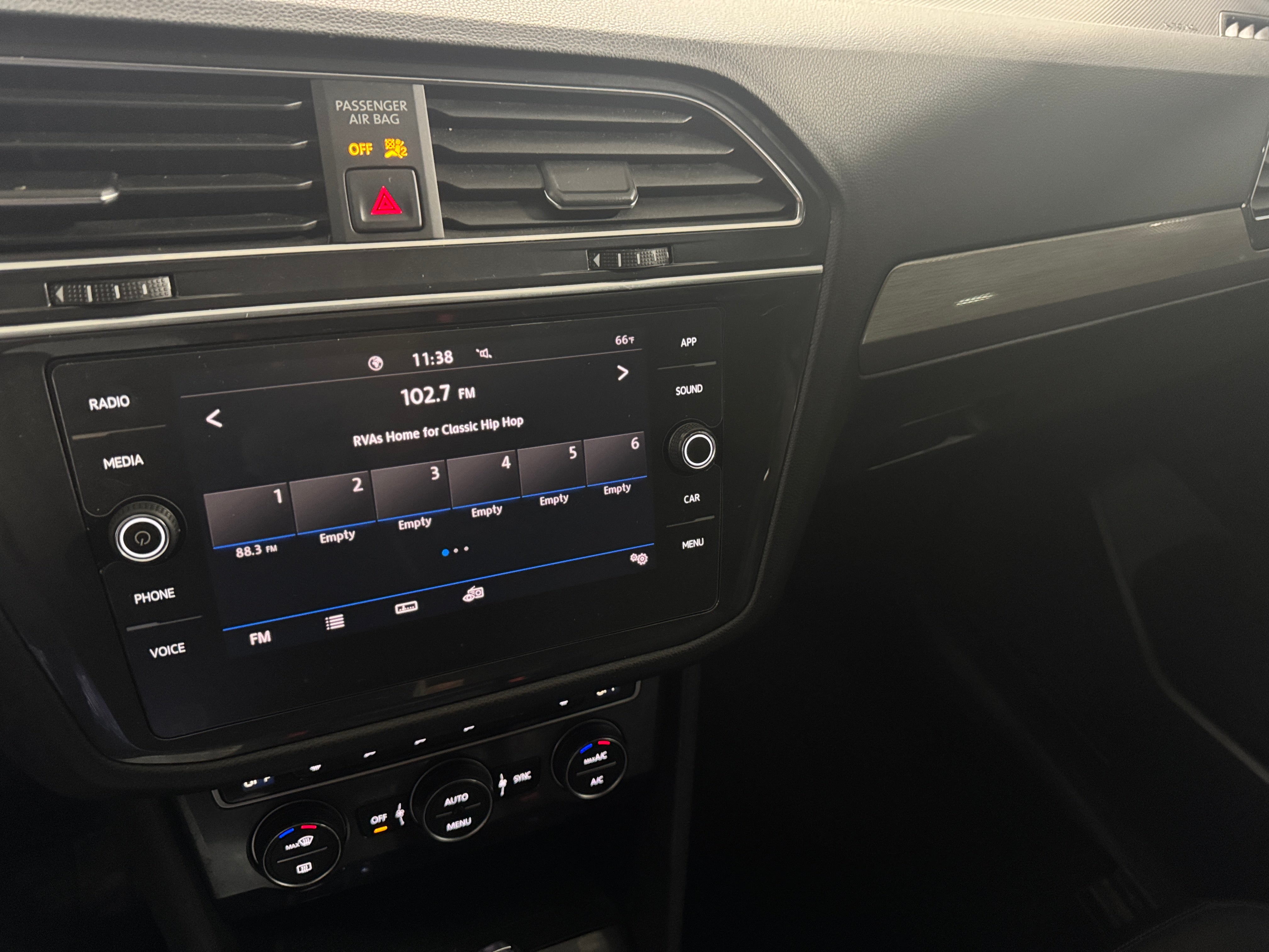 2020 Volkswagen Tiguan SE R-Line Black 4