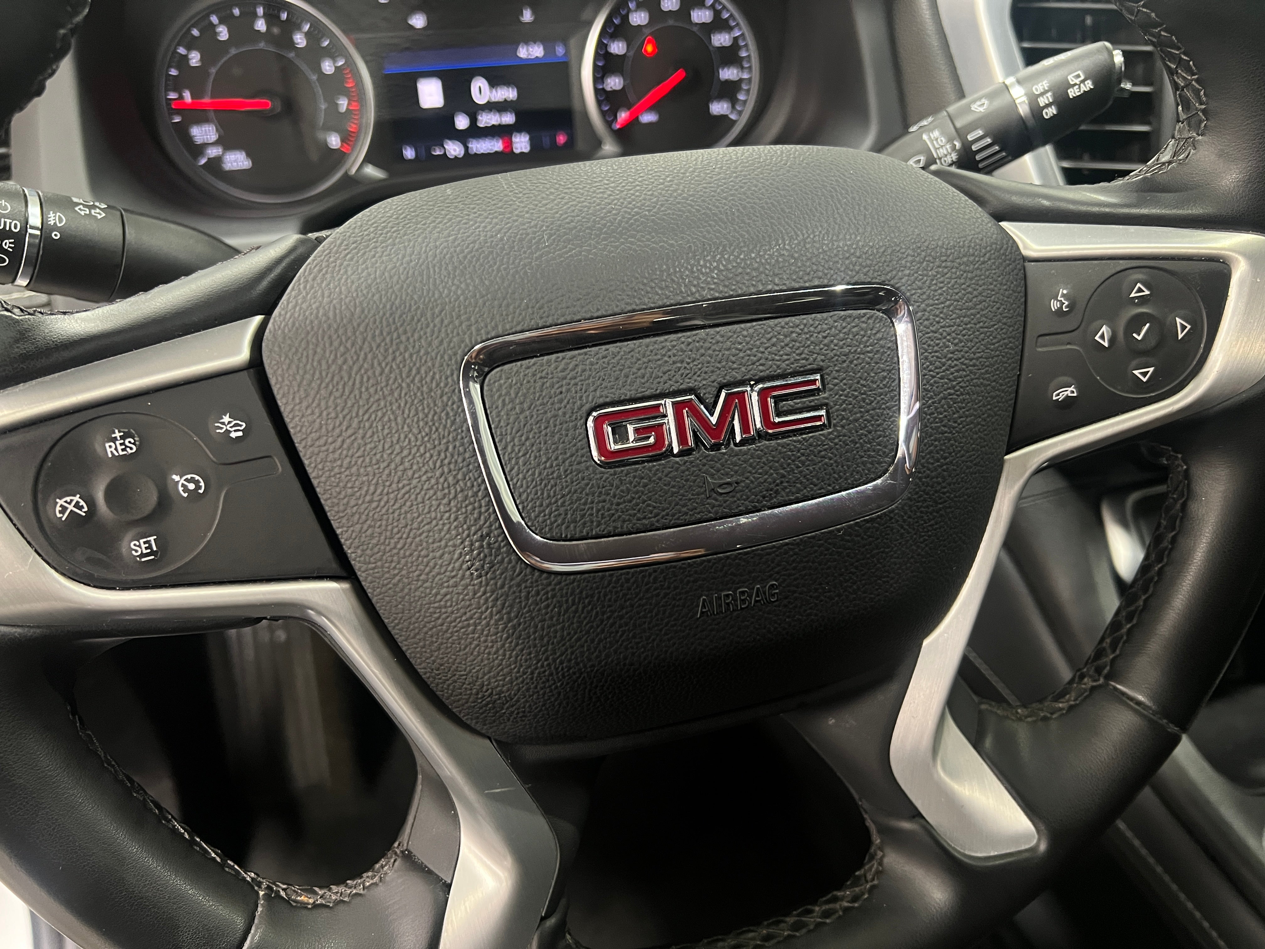 2023 GMC Acadia SLT 5