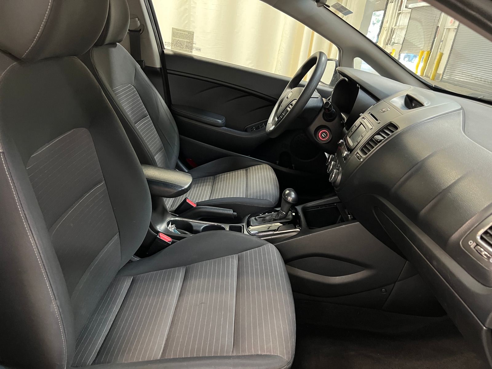 Thumbnail: 2017 Kia Forte - 2