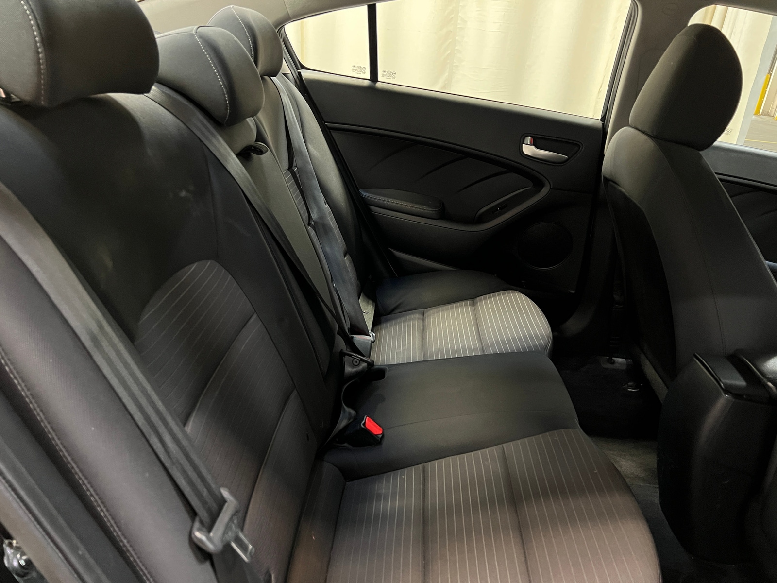 Thumbnail: 2017 Kia Forte - 6