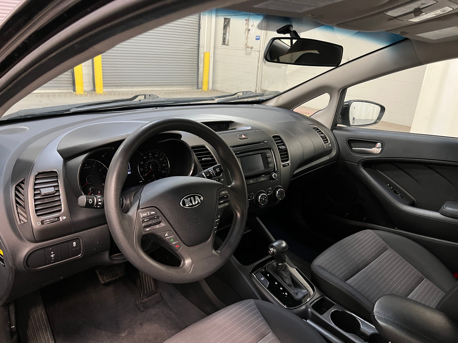 Thumbnail: 2017 Kia Forte - 3