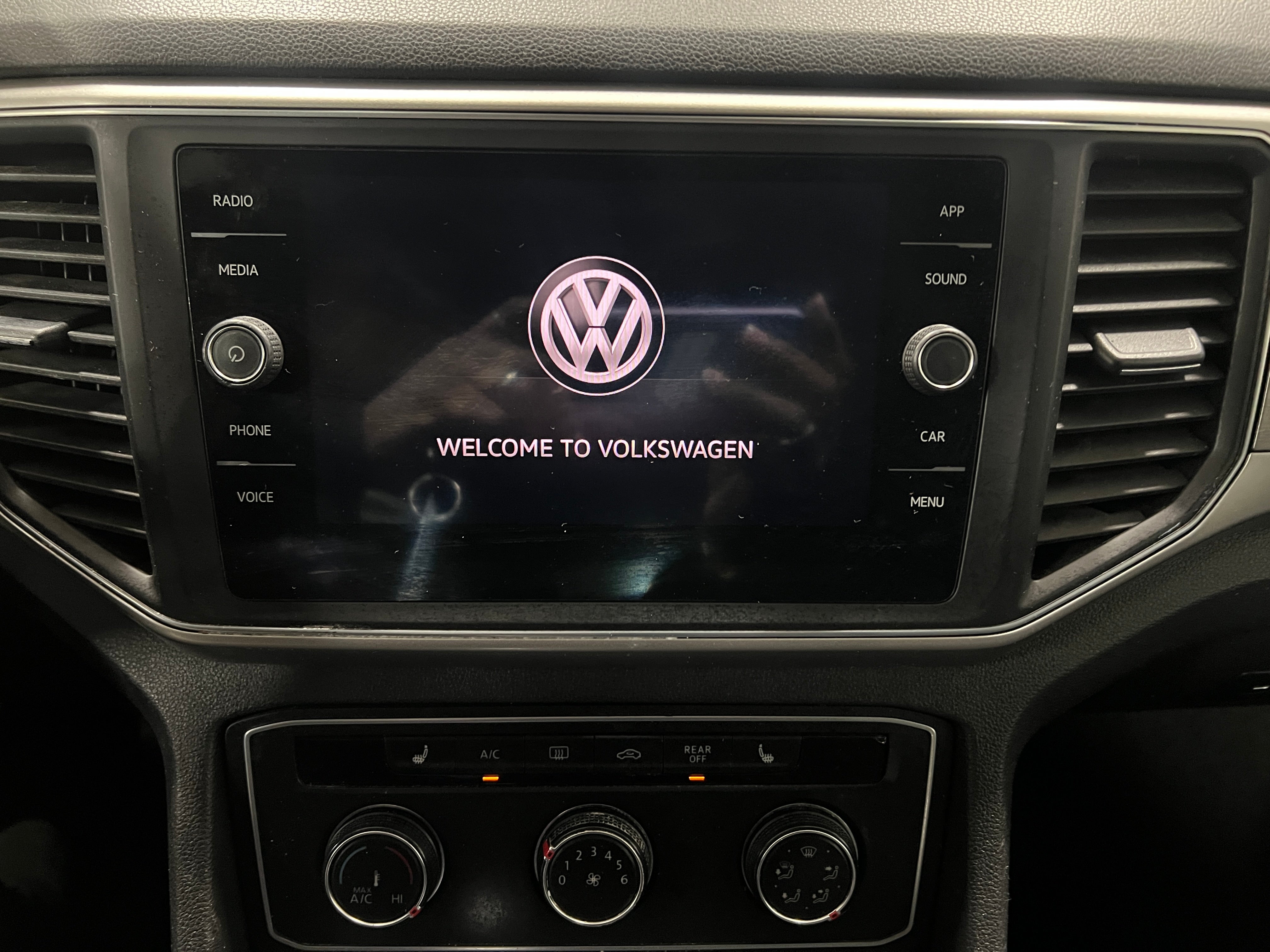 2018 Volkswagen Atlas SE 4