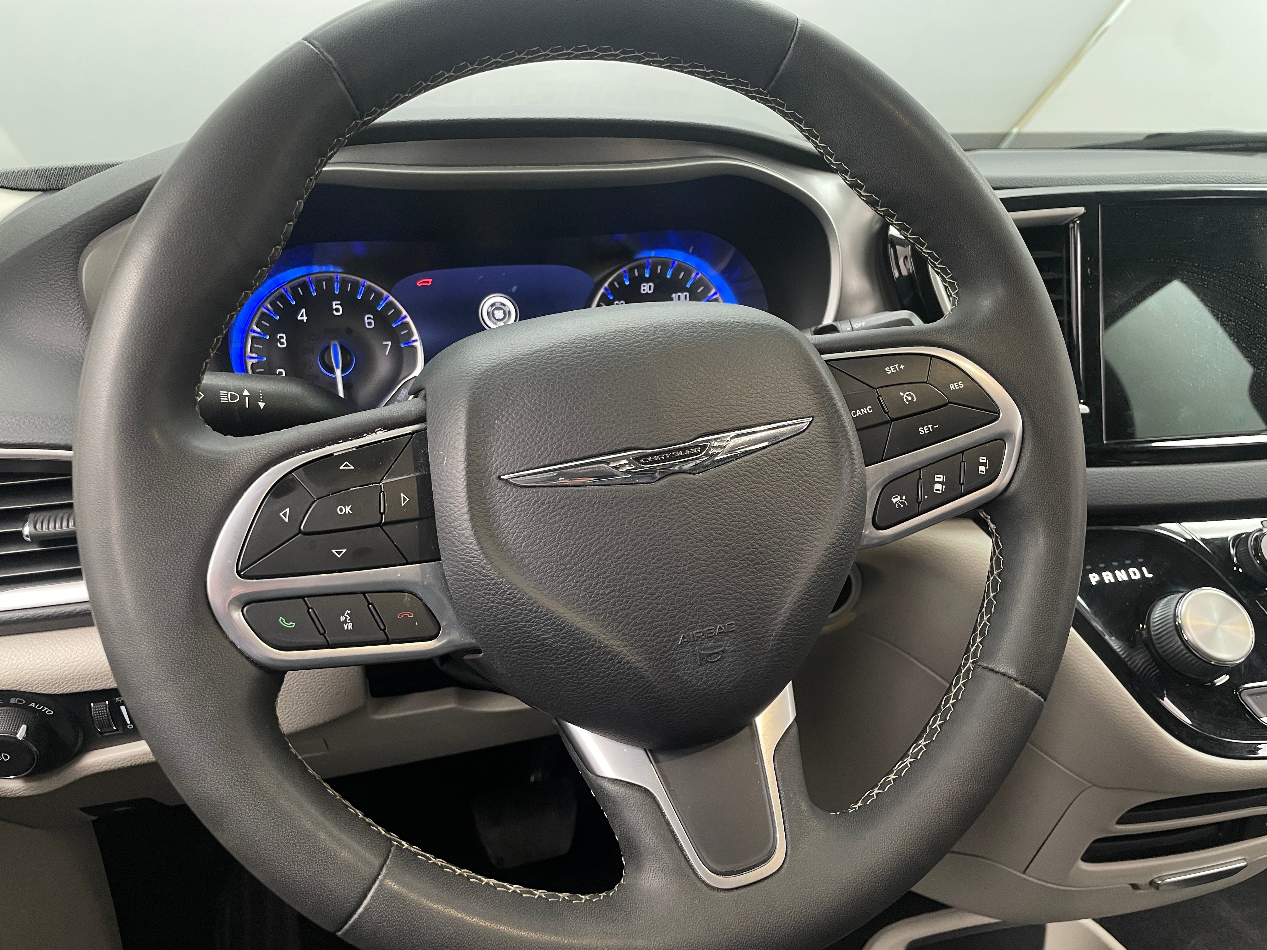 2022 Chrysler Pacifica Touring L 5