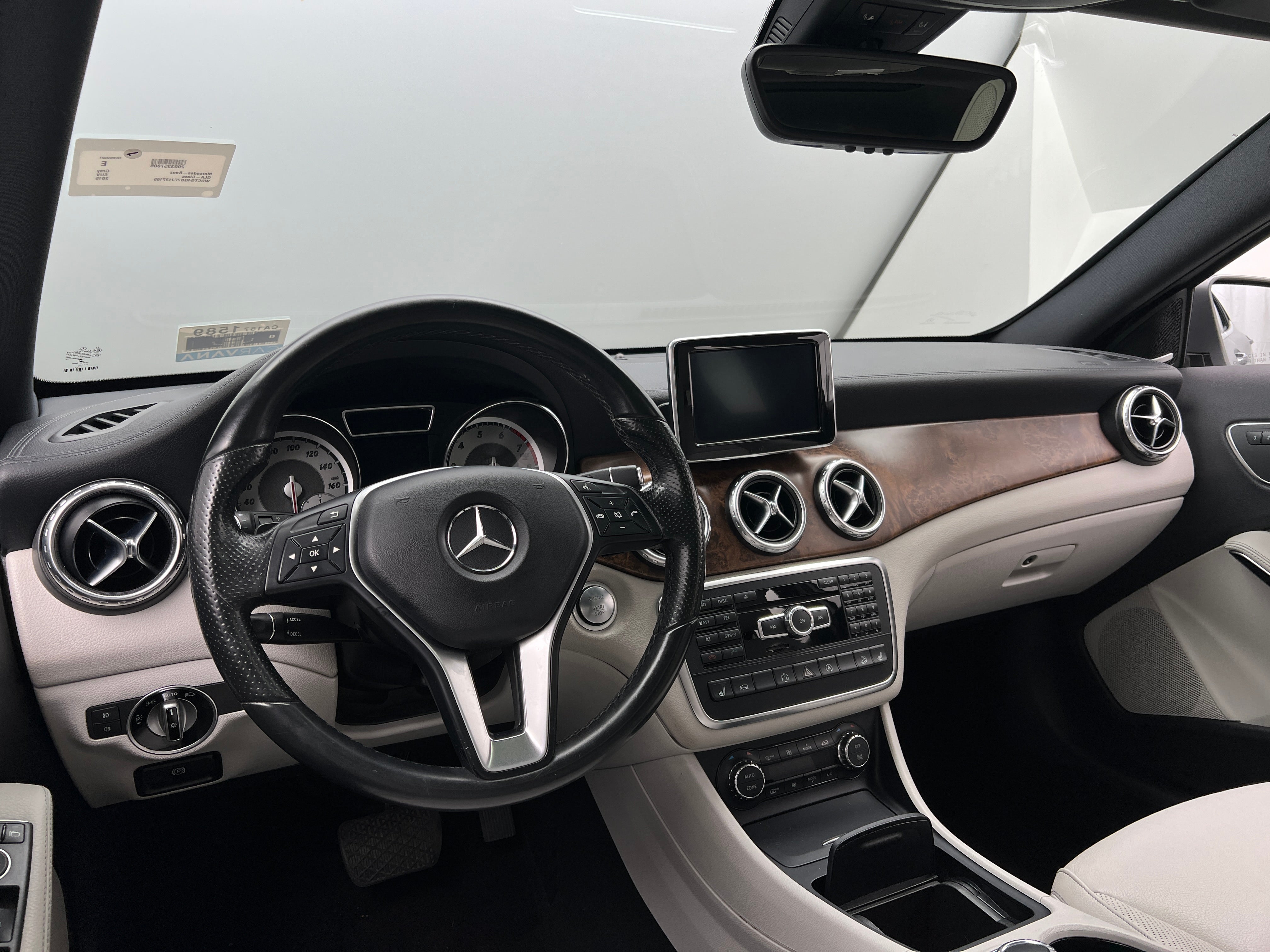 2015 Mercedes-Benz GLA 250 4MATIC 3