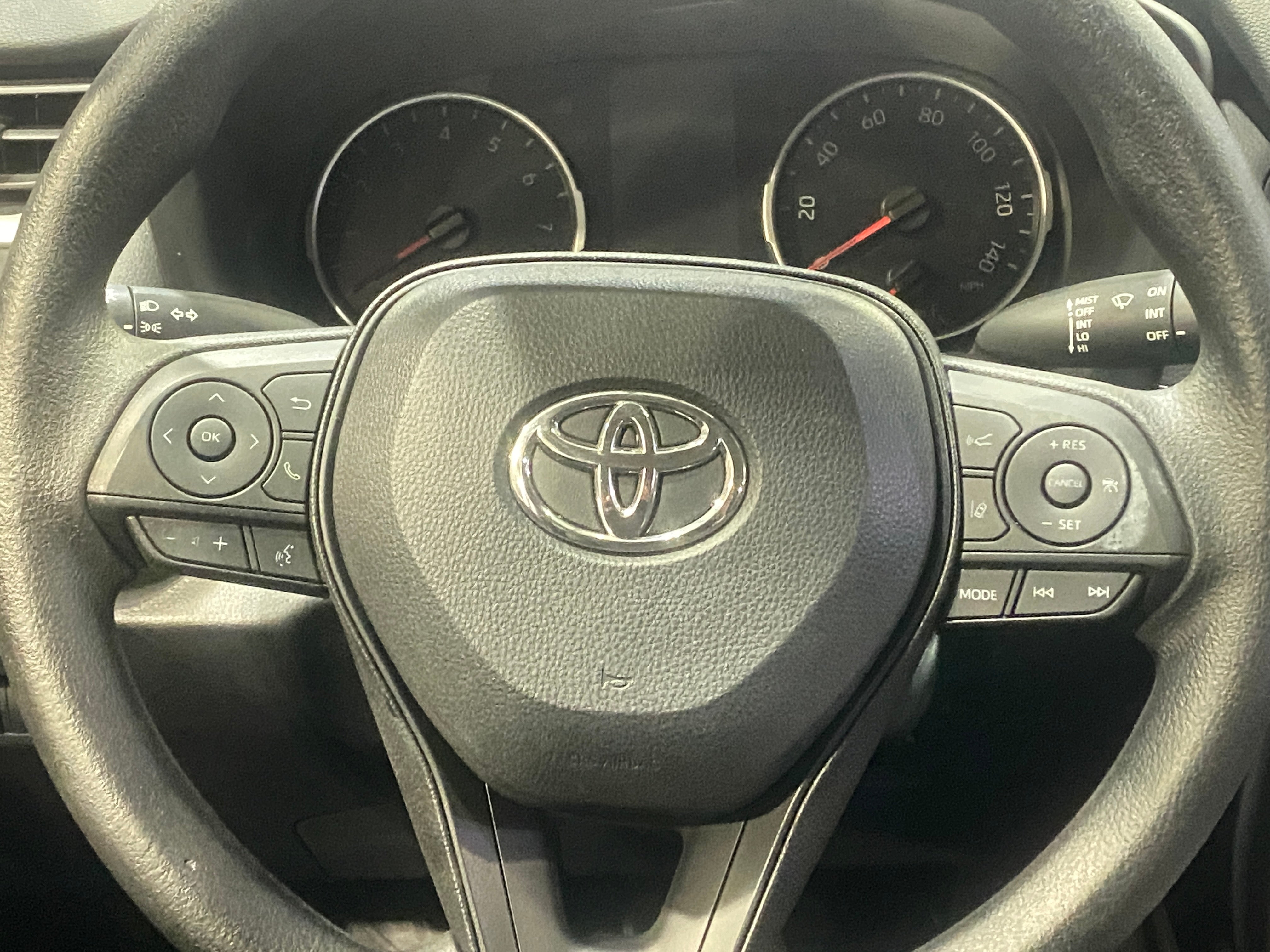 2021 Toyota RAV4 LE 5