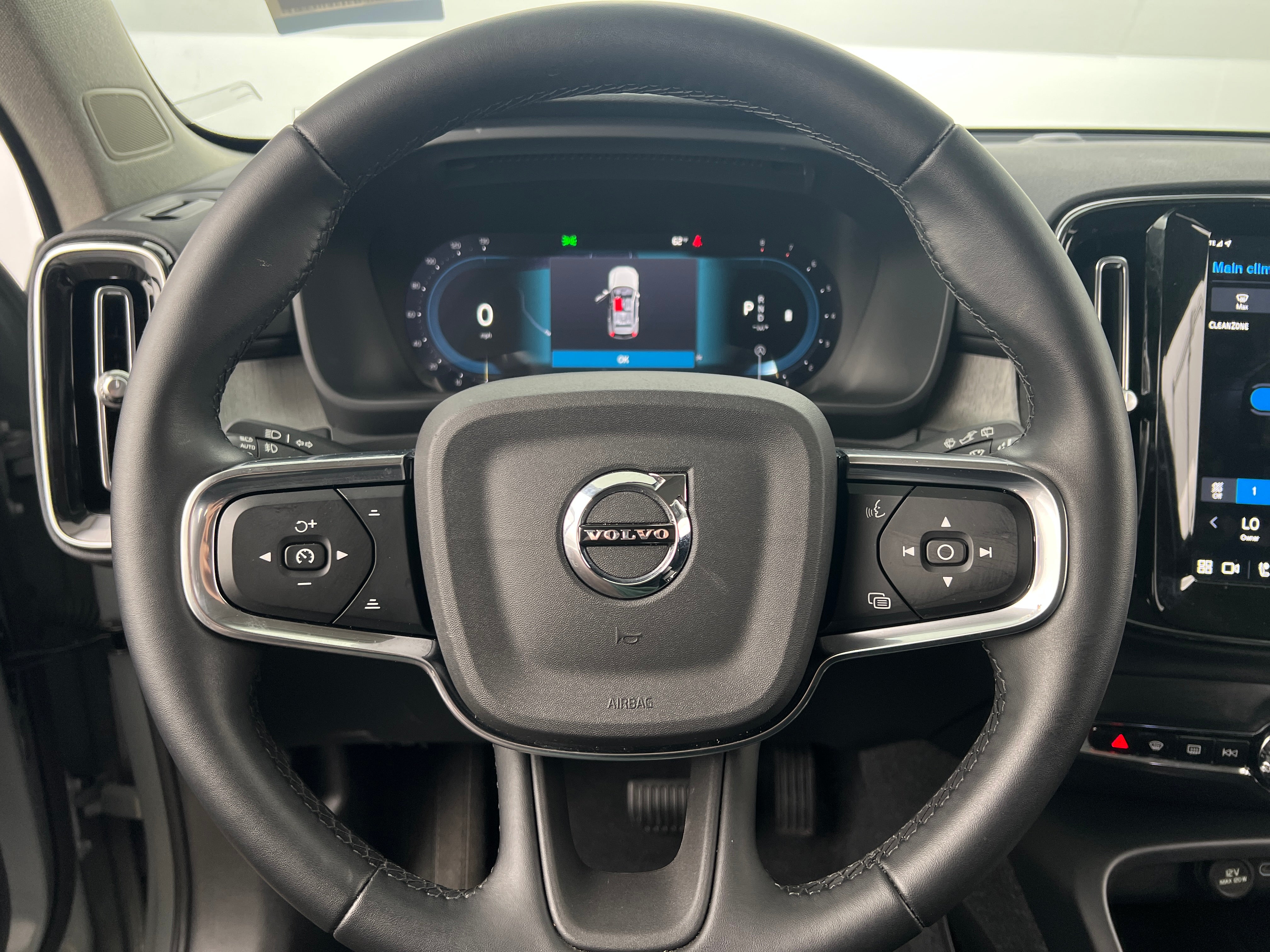 2024 Volvo XC40 B5 Plus 4