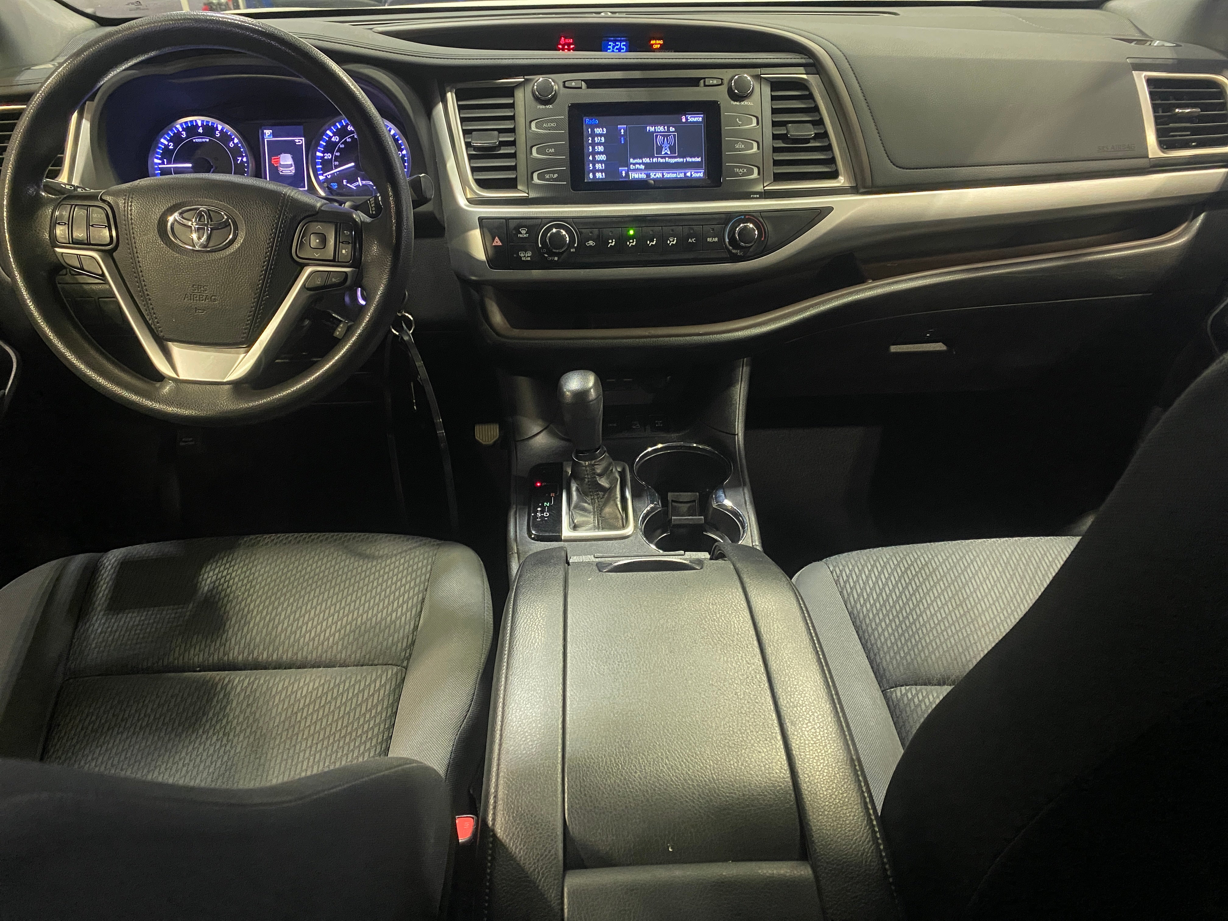 2019 Toyota Highlander LE 3