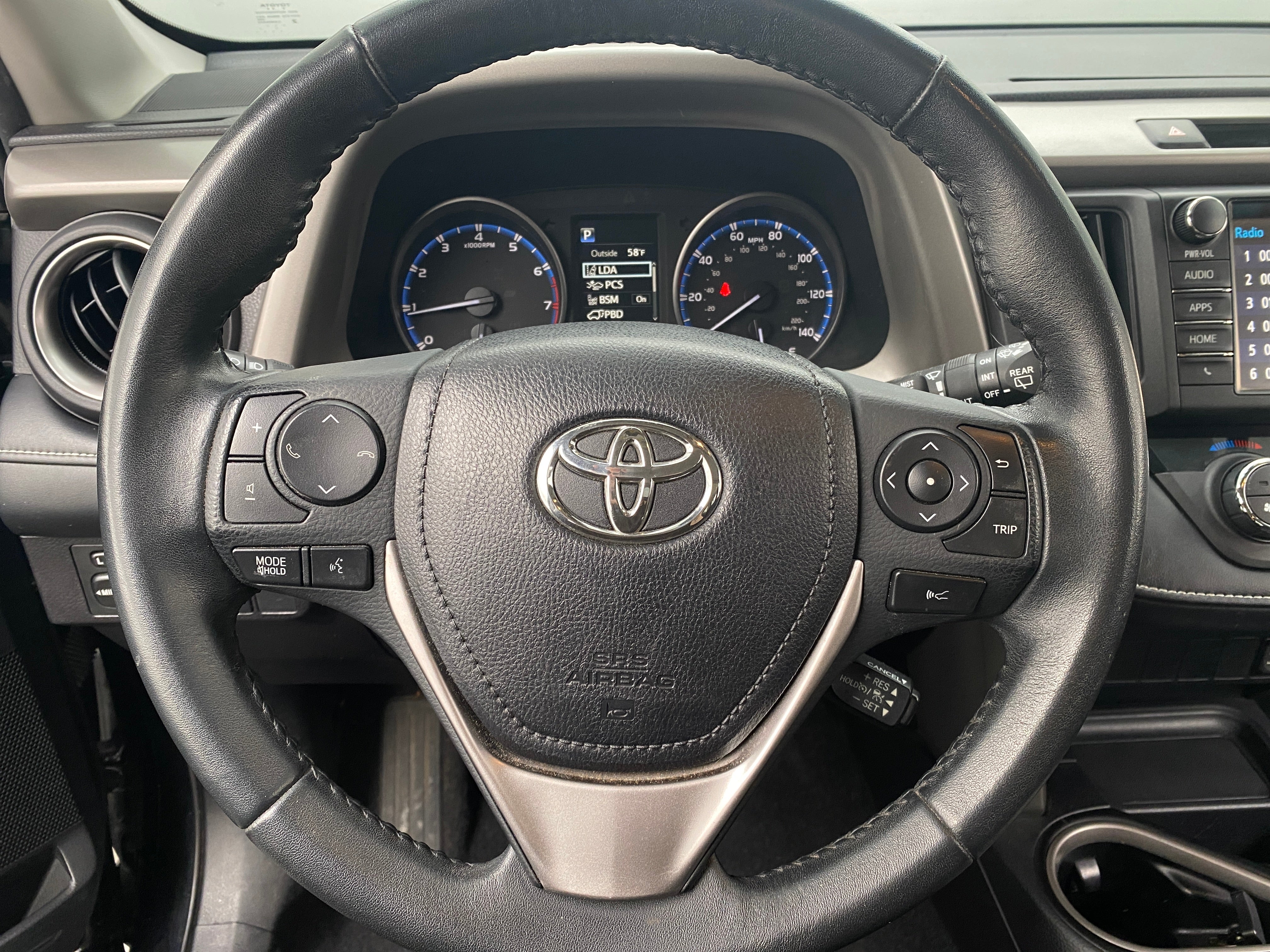 2018 Toyota RAV4 XLE 5