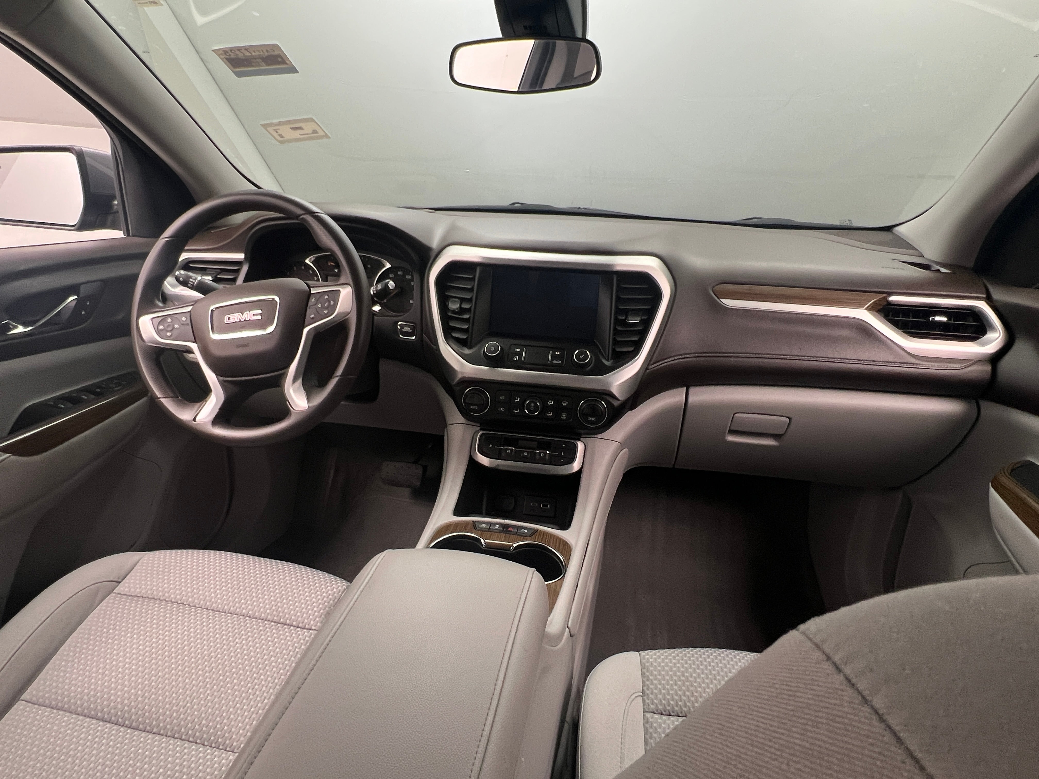 2022 GMC Acadia SLE 3