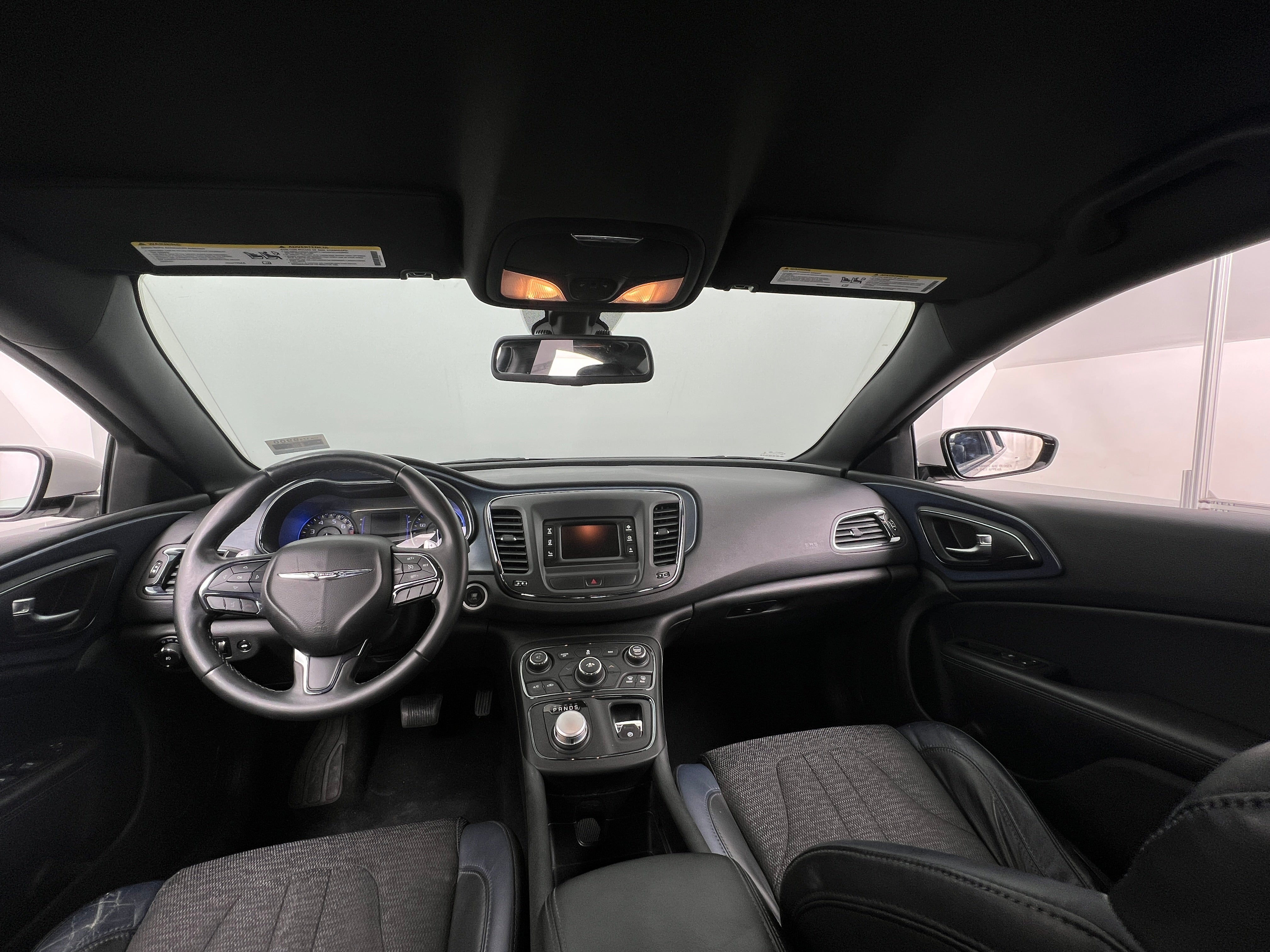 2015 Chrysler 200 S 3