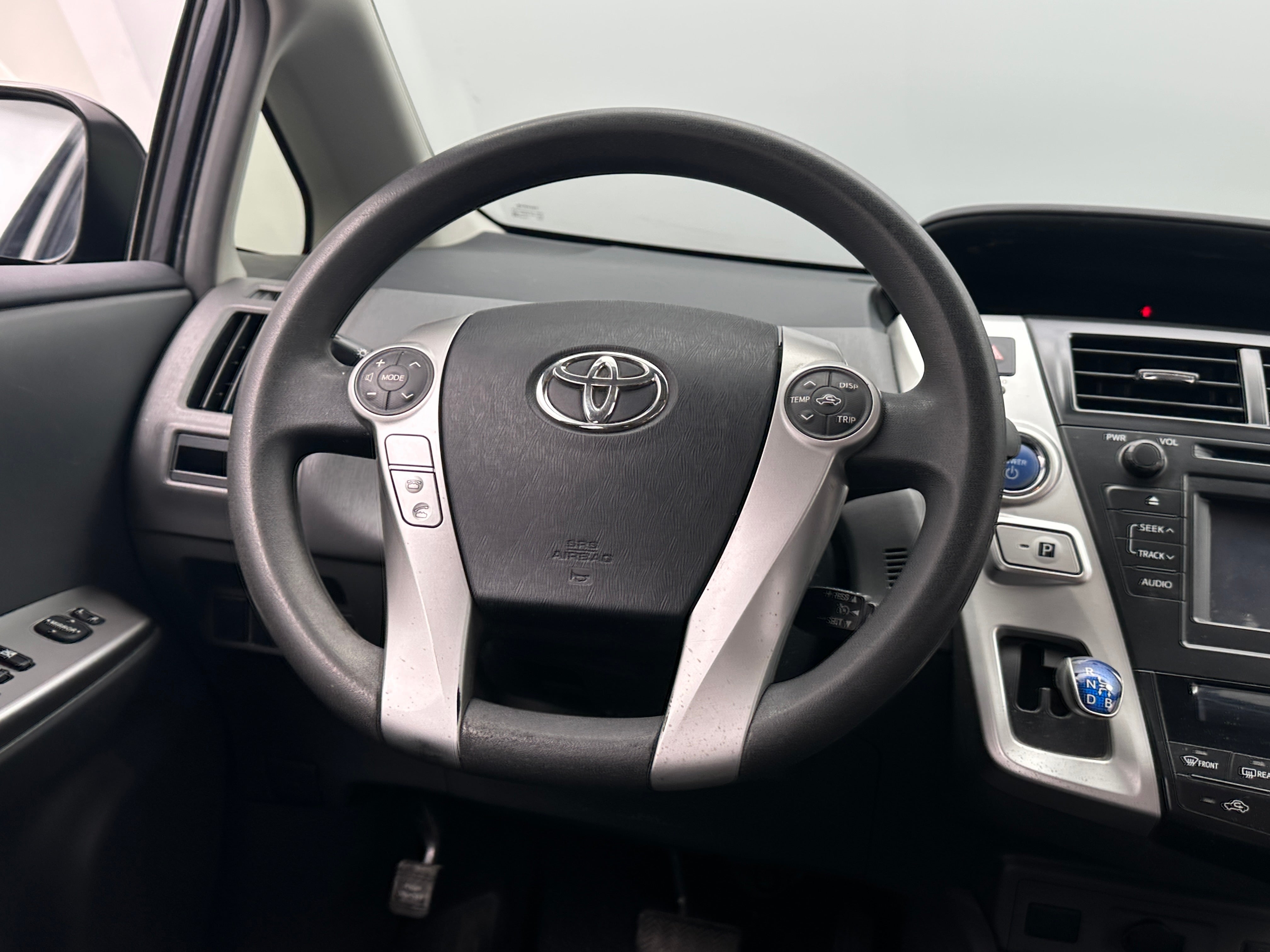 2013 Toyota Prius v Two 5