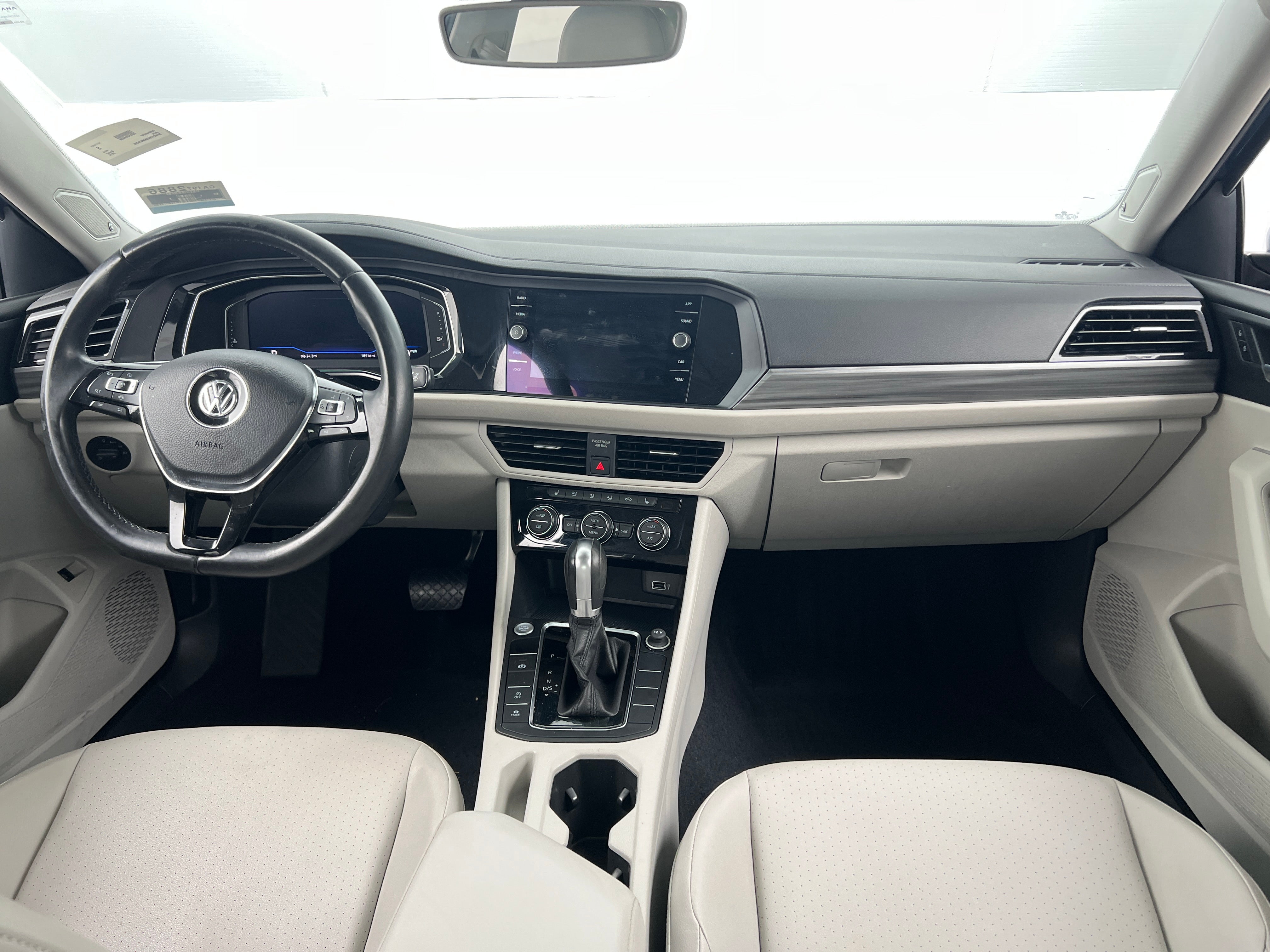 2019 Volkswagen Jetta SEL 3