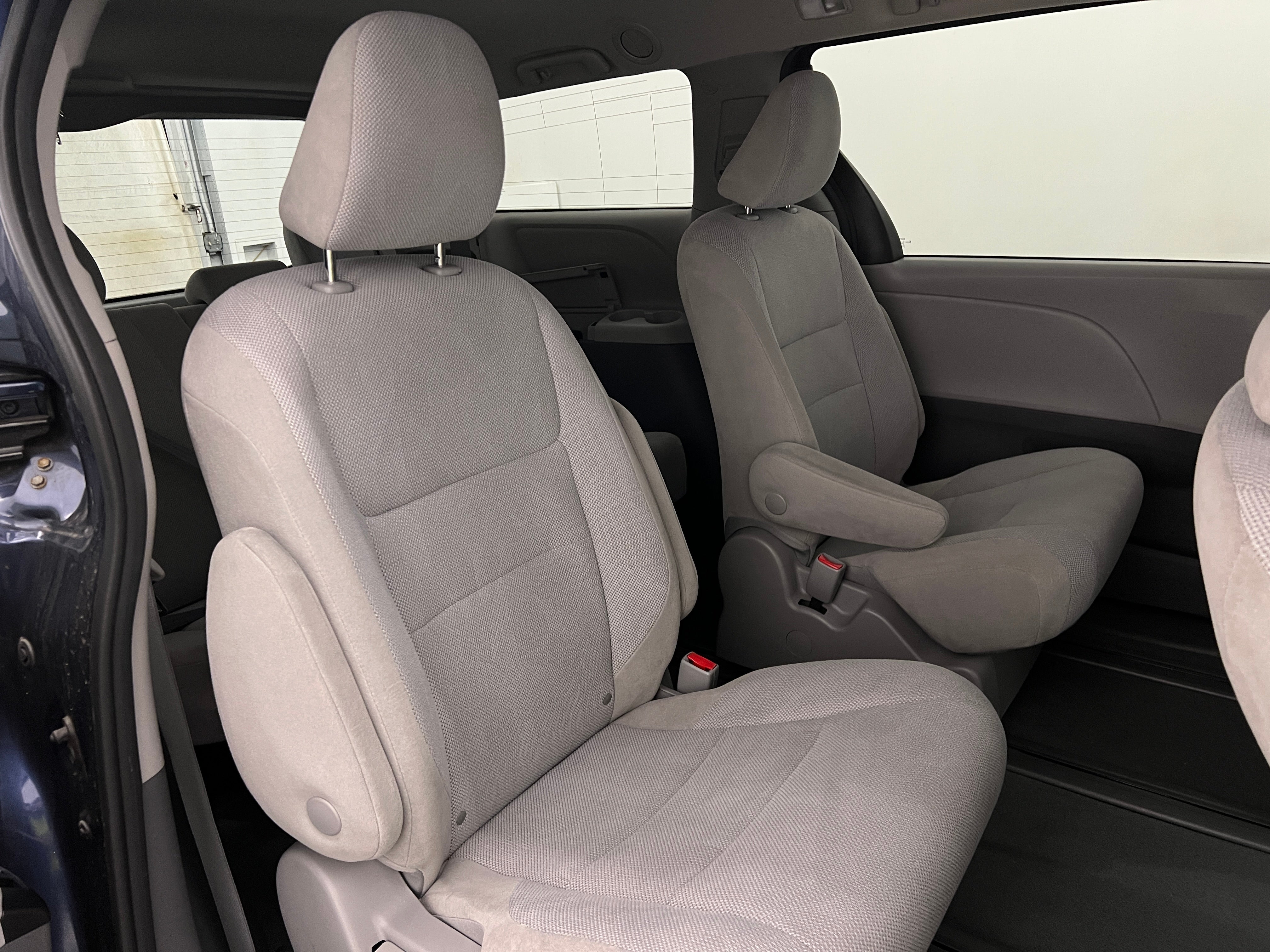 2020 Toyota Sienna L 6