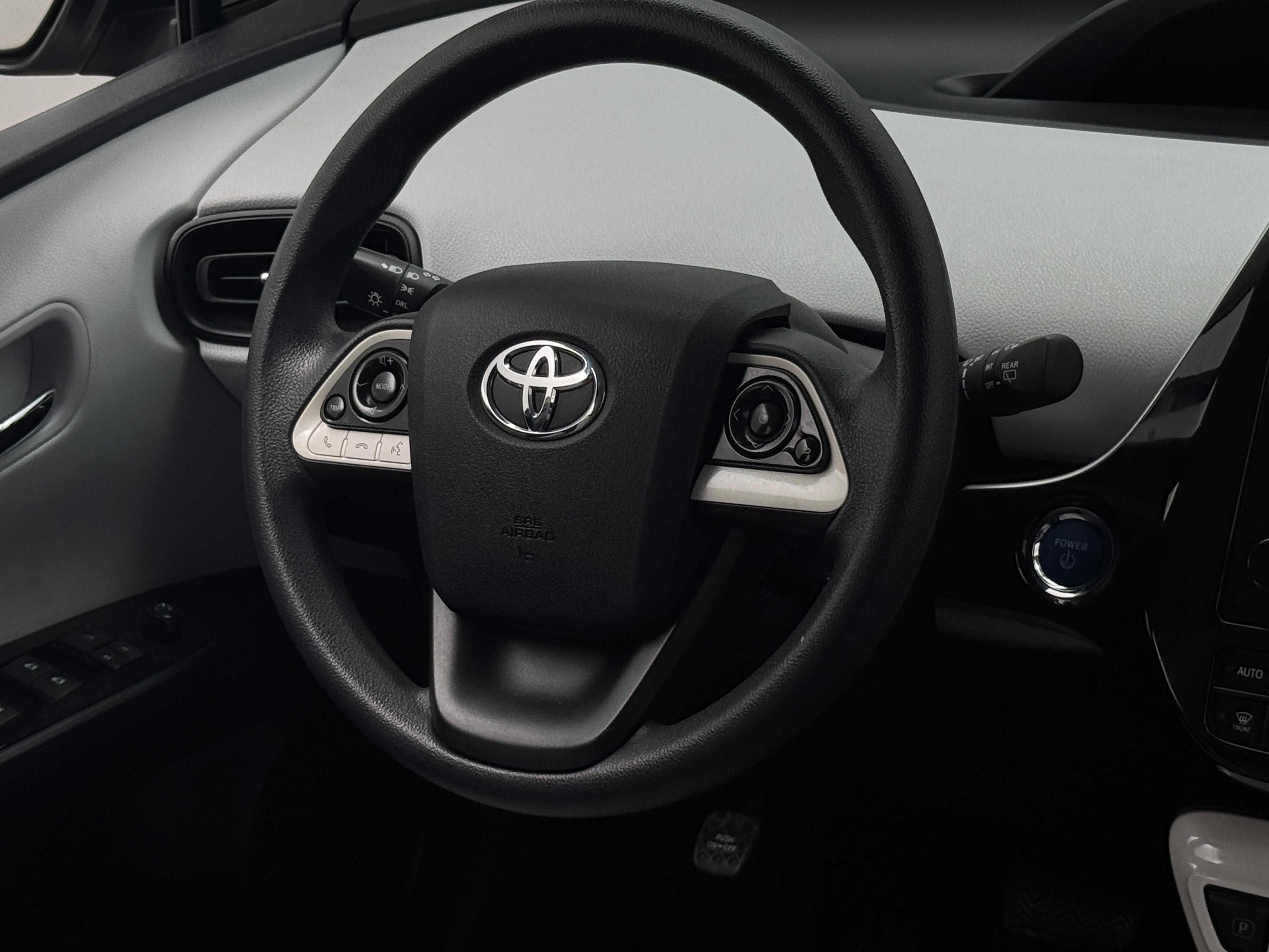 2016 Toyota Prius Two 5