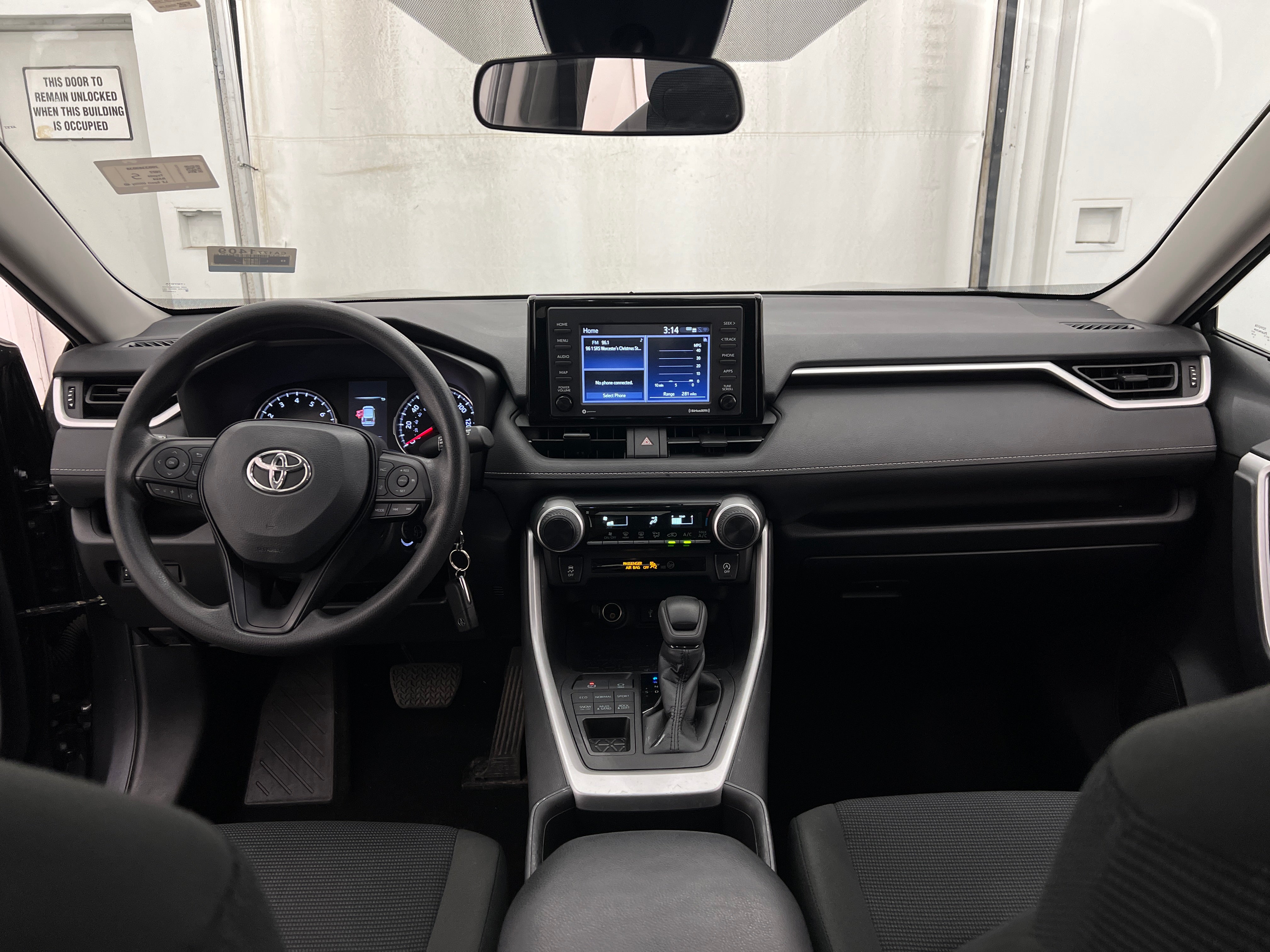 2022 Toyota RAV4 LE 3