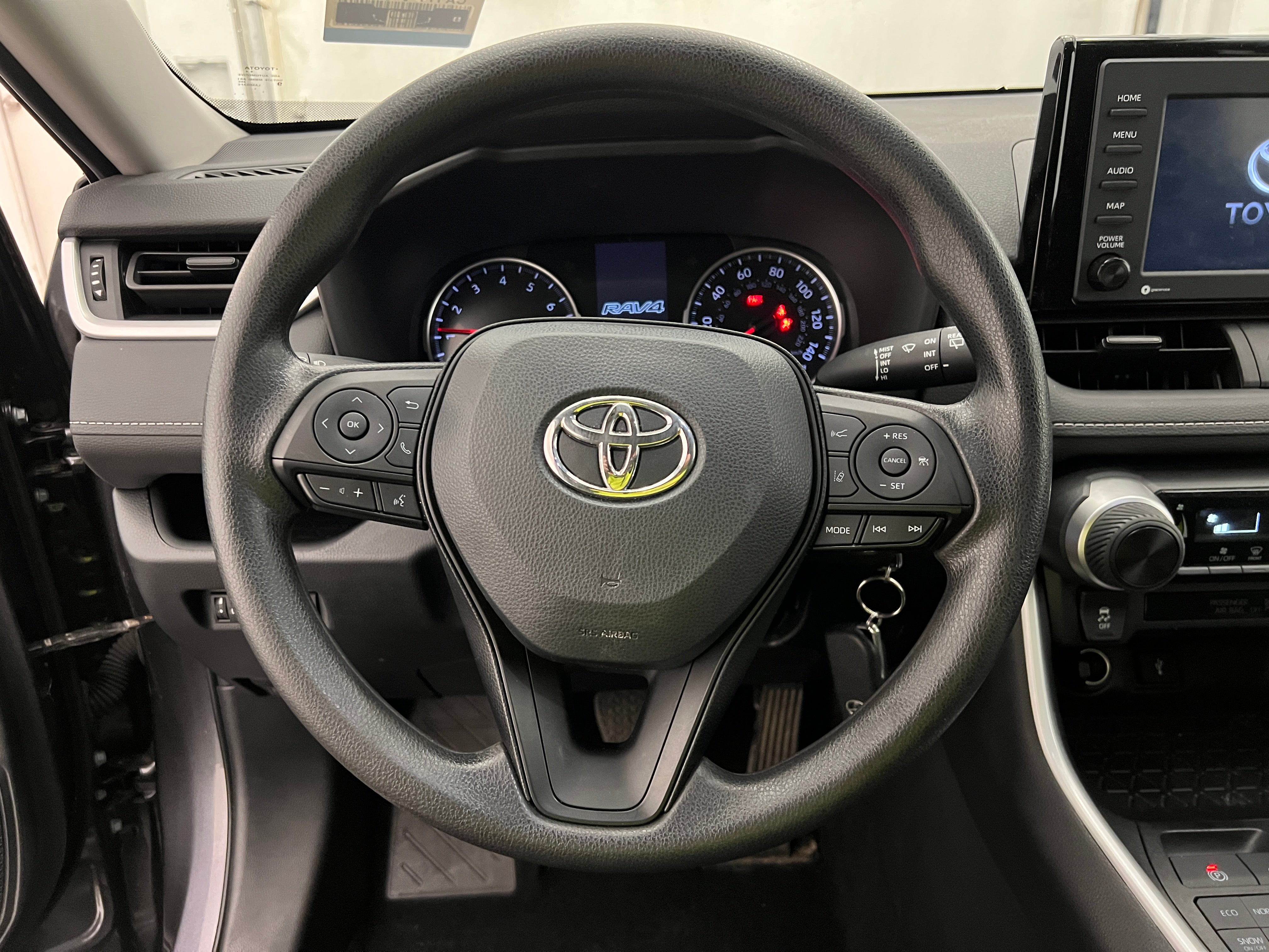 2022 Toyota RAV4 LE 5