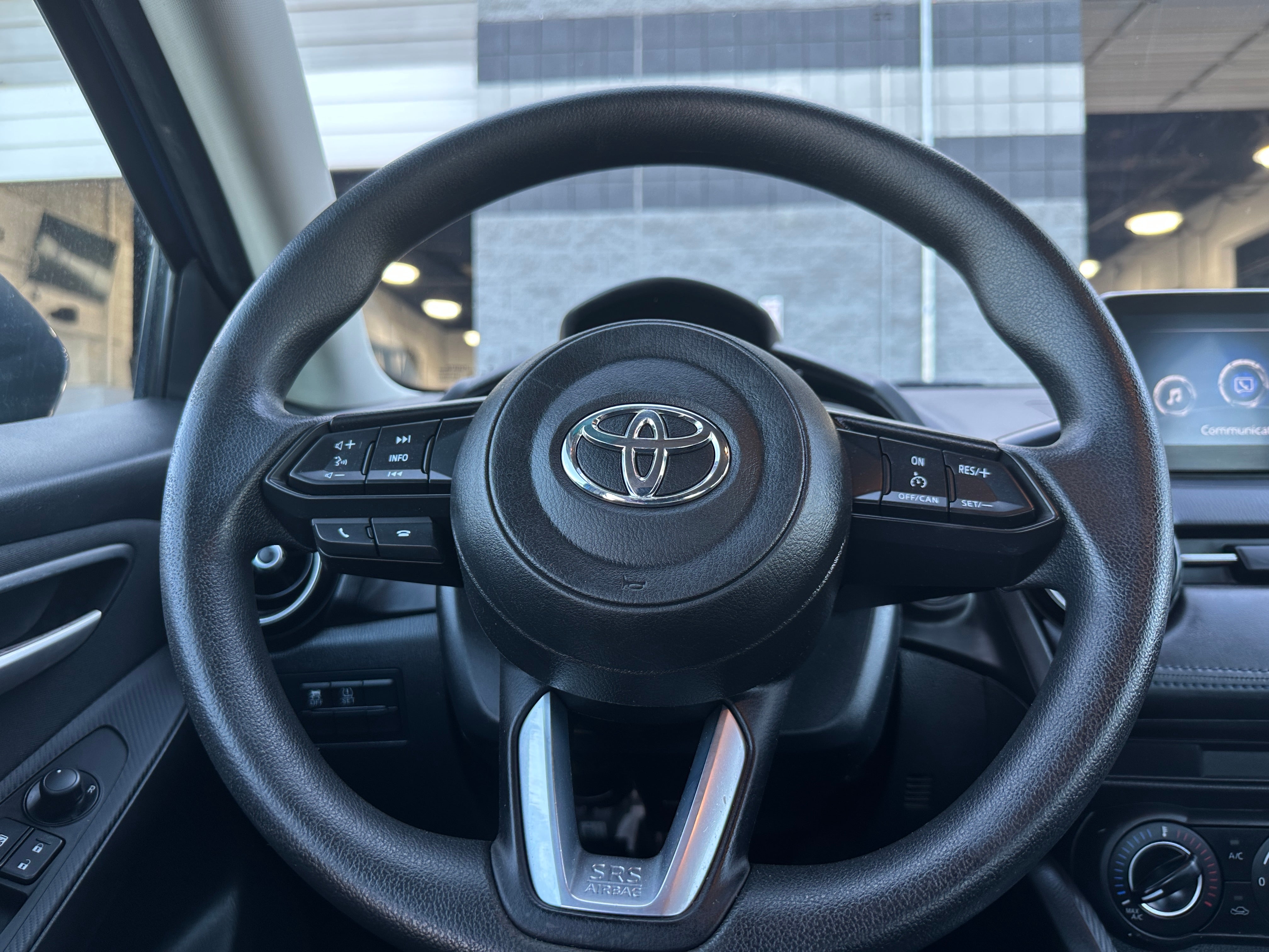 2020 Toyota Yaris LE 5