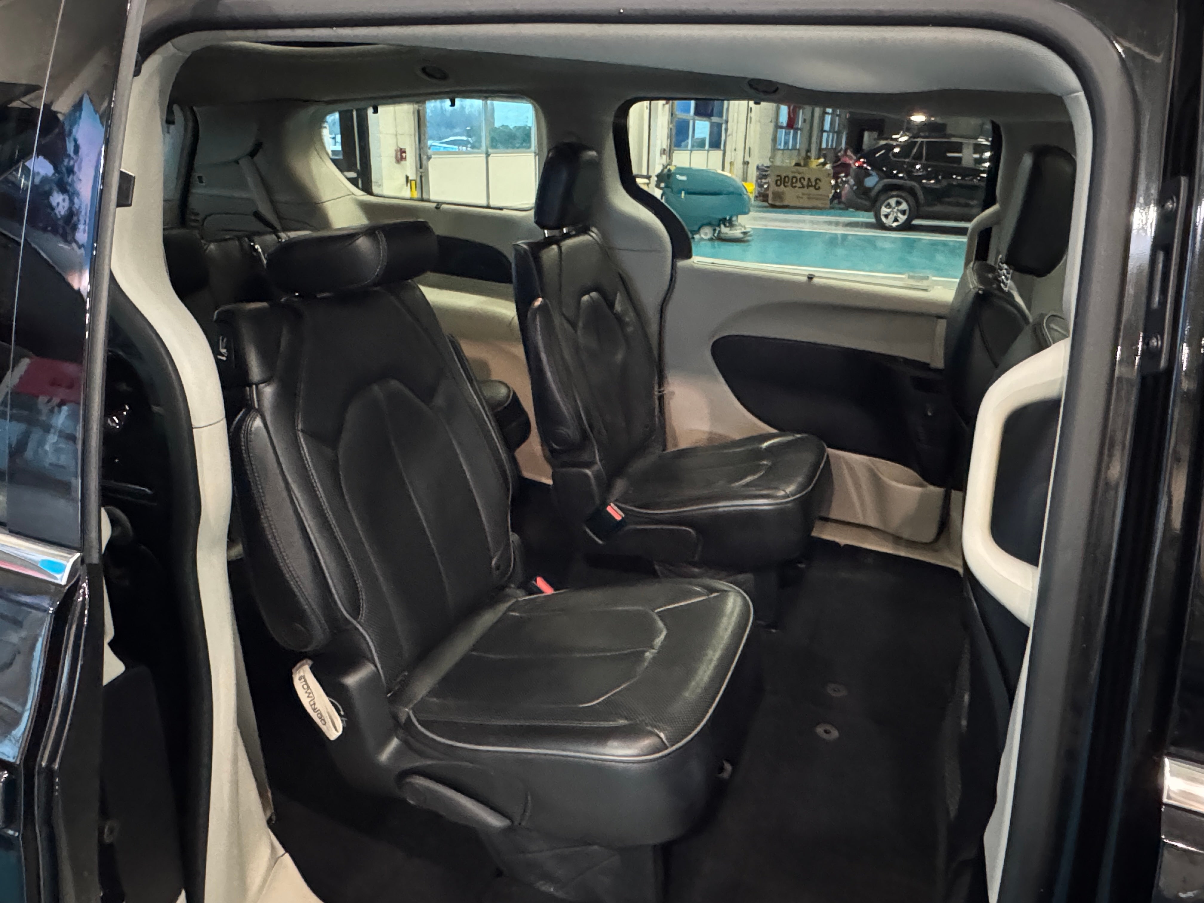 2019 Chrysler Pacifica Limited 5