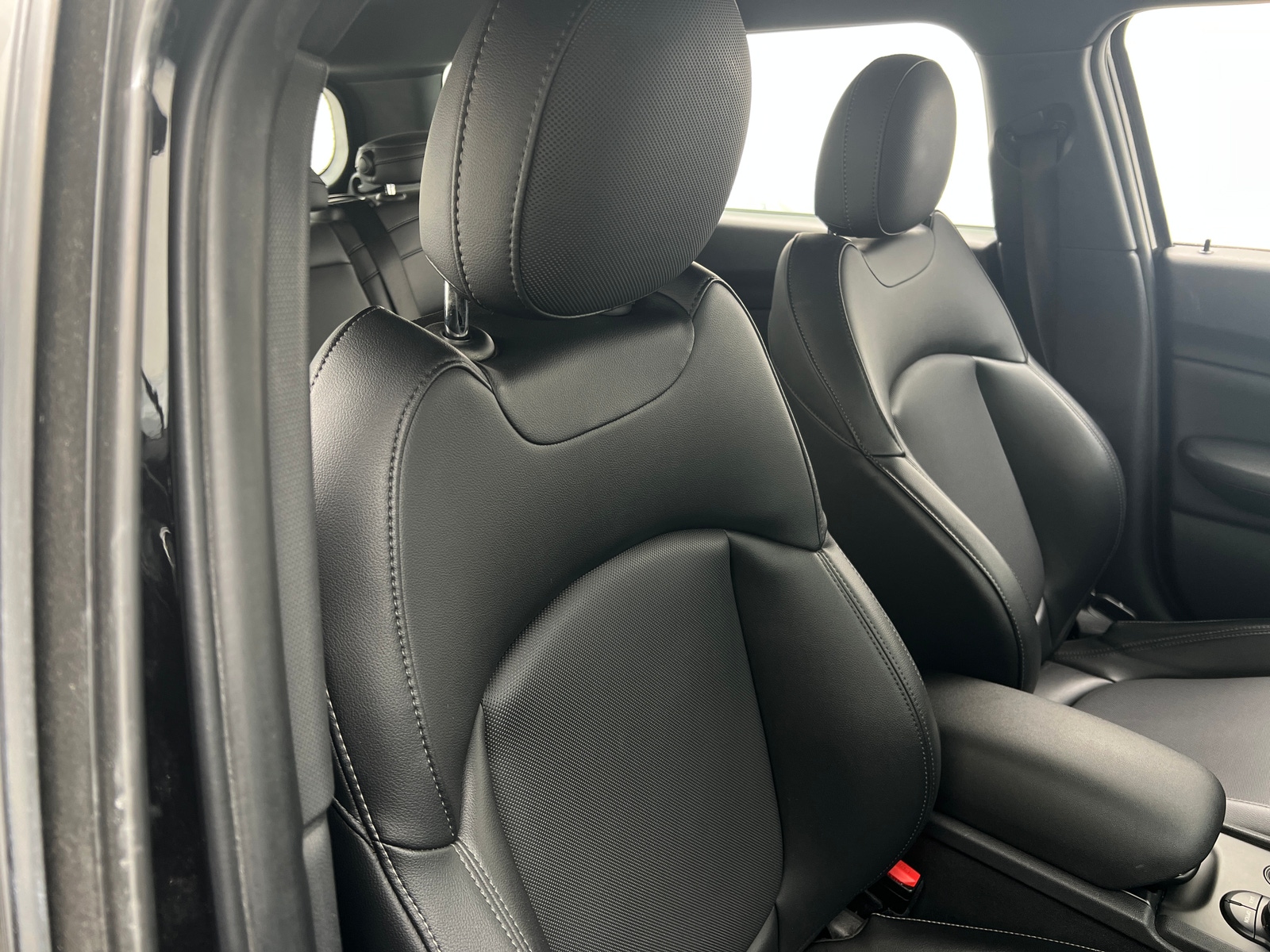 Thumbnail: 2020 MINI Cooper Clubman - 2