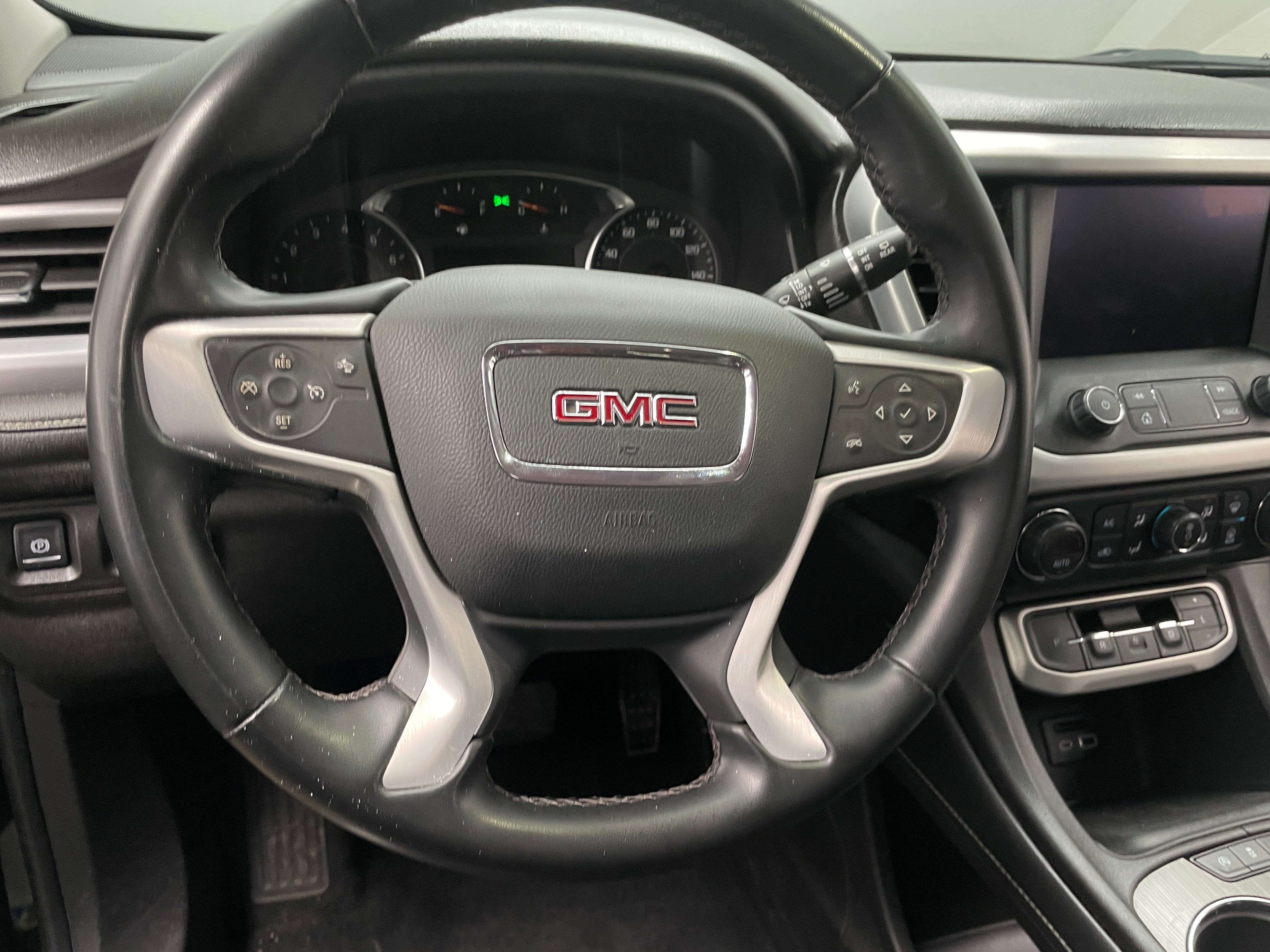 2023 GMC Acadia SLT 5