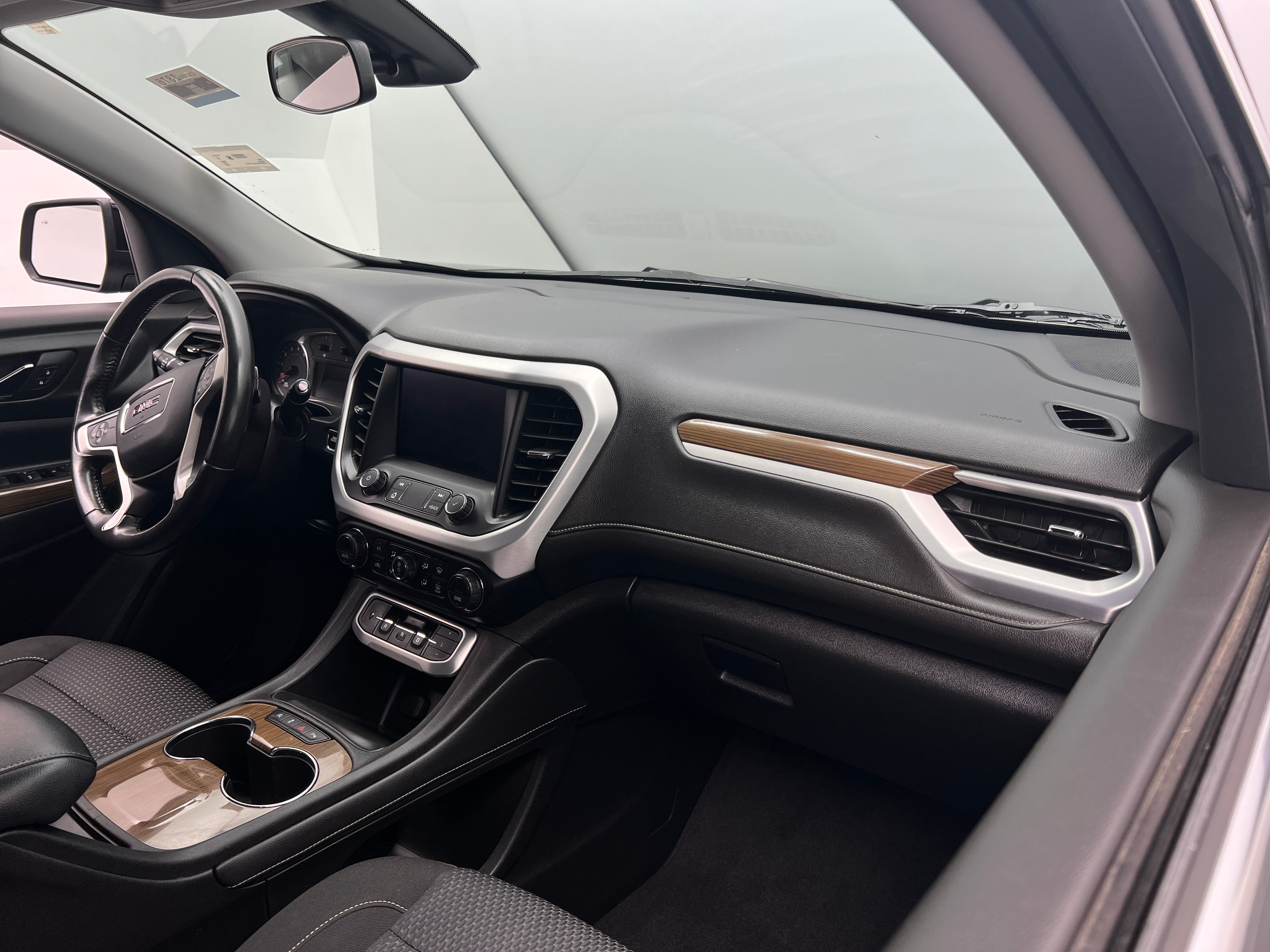 2020 GMC Acadia SLE 3