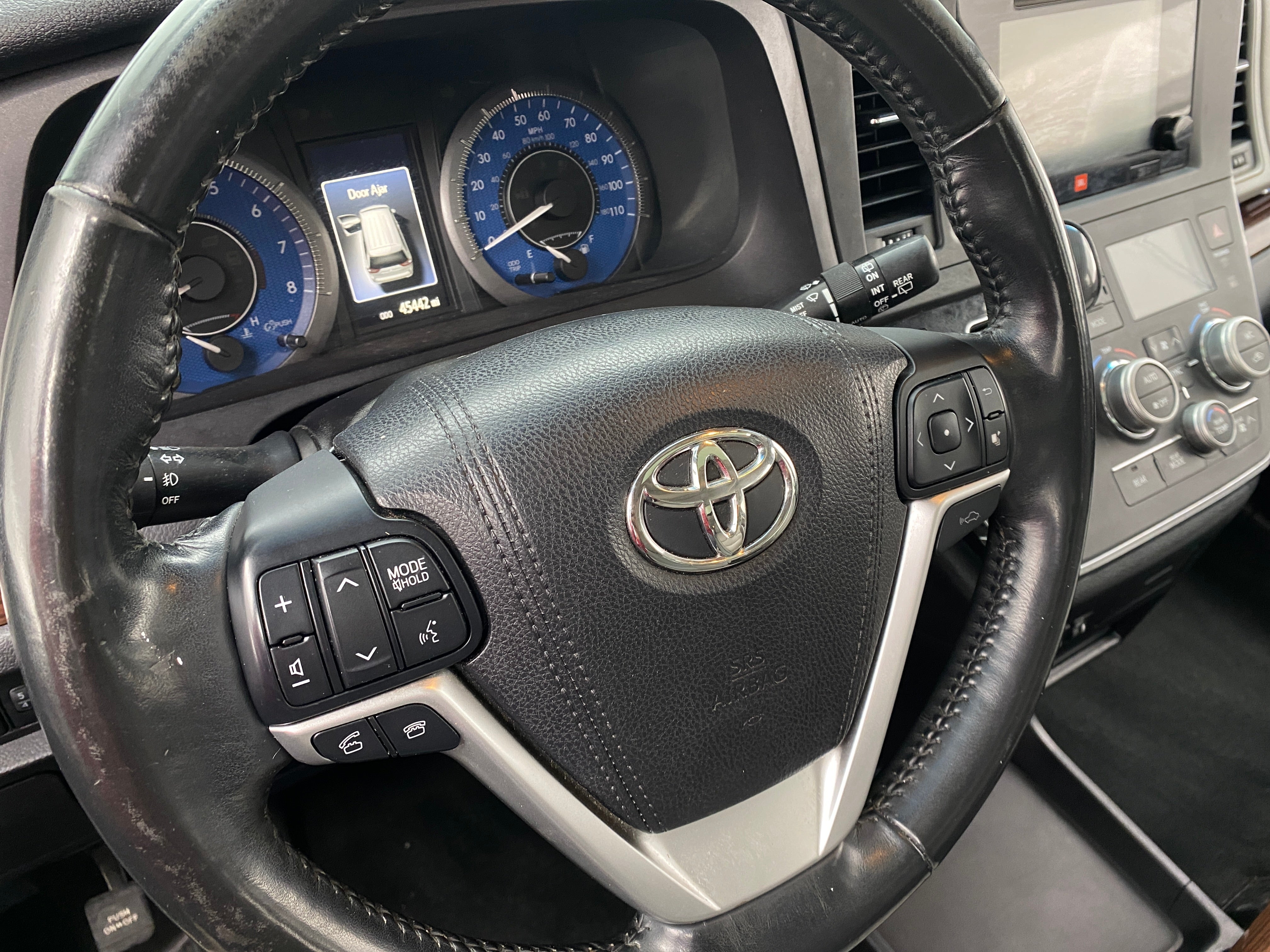 2017 Toyota Sienna Limited 4