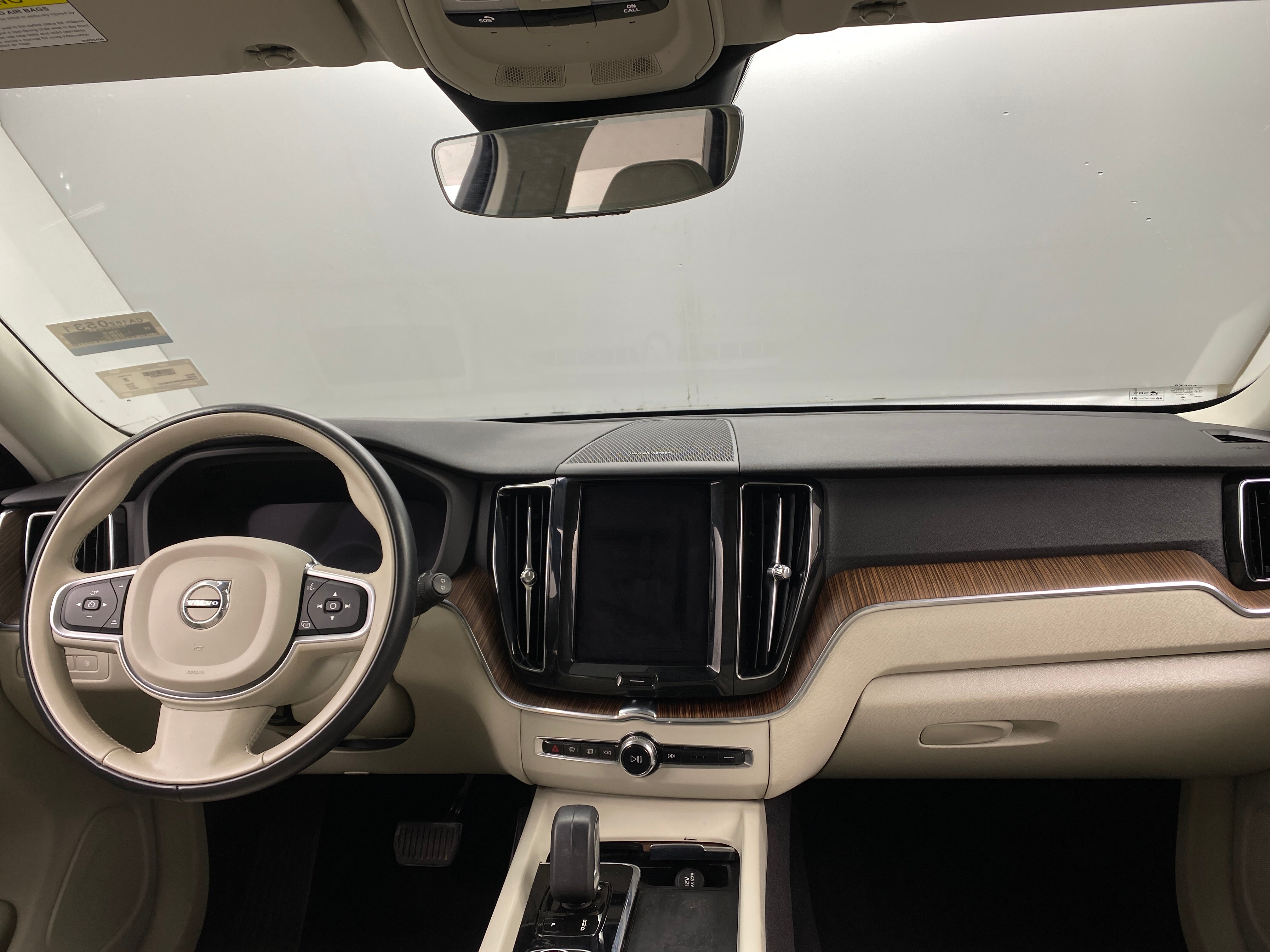 2022 Volvo XC60 Recharge Core 3