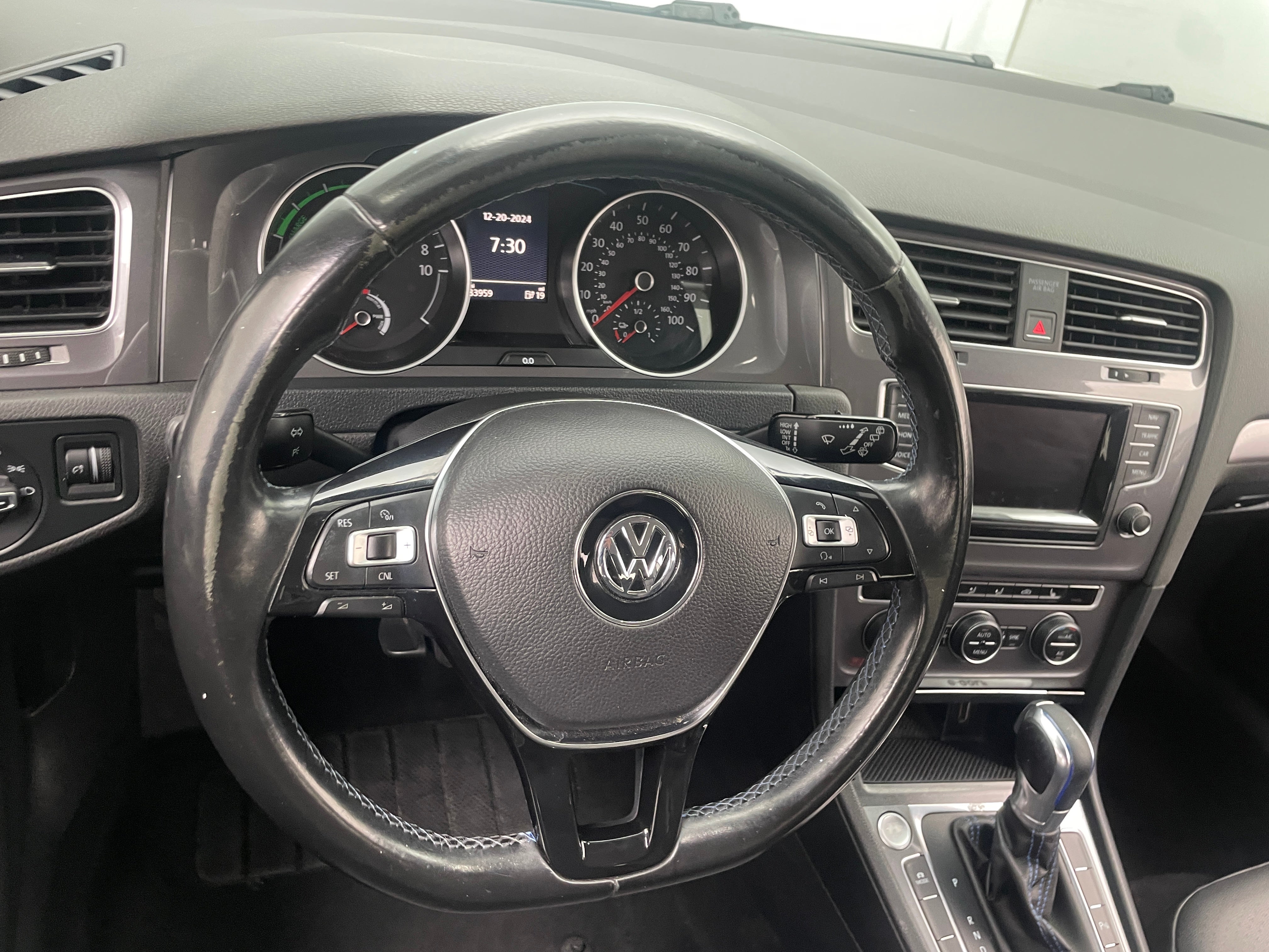 2015 Volkswagen e-Golf SEL Premium 5