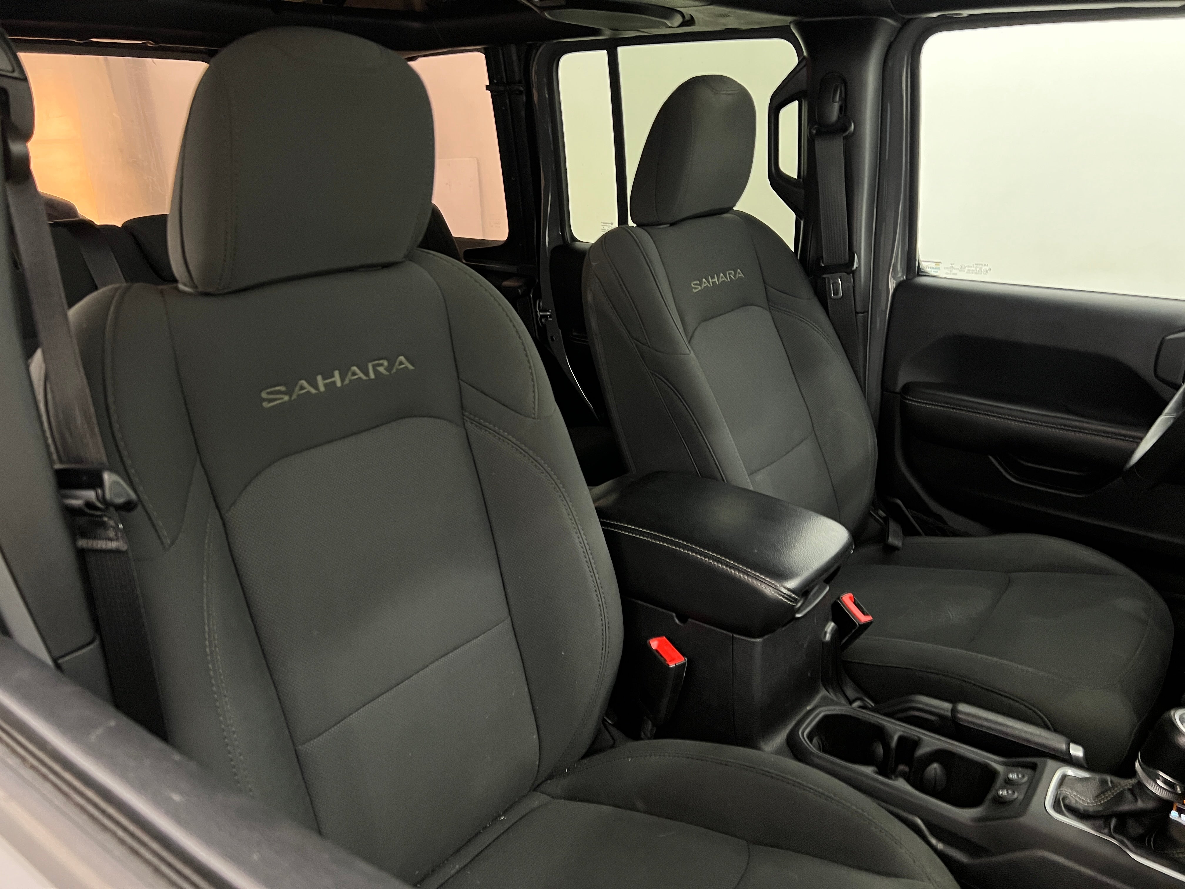 2018 Jeep Wrangler Unlimited Sahara 2