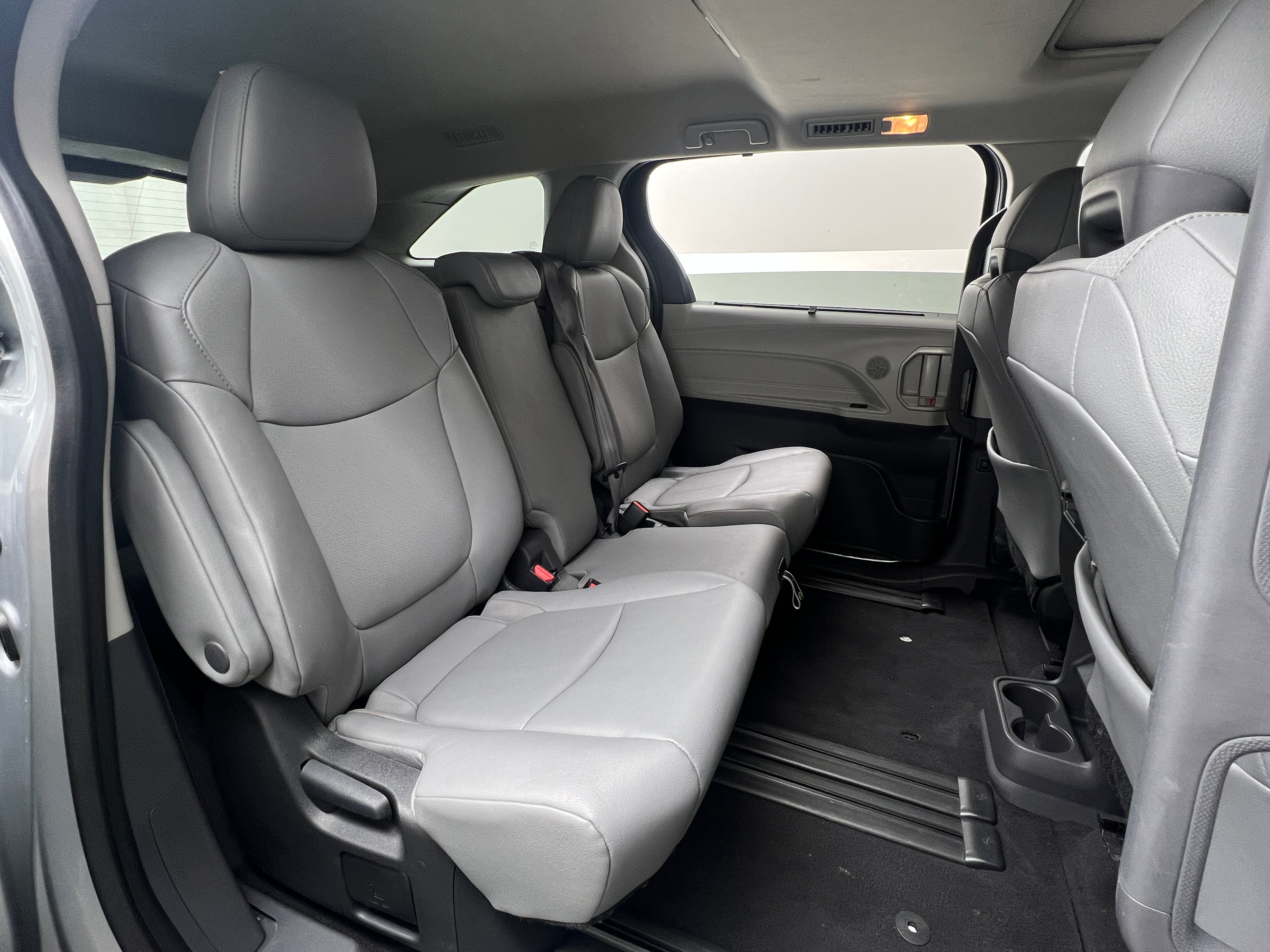 2023 Toyota Sienna XLE 6