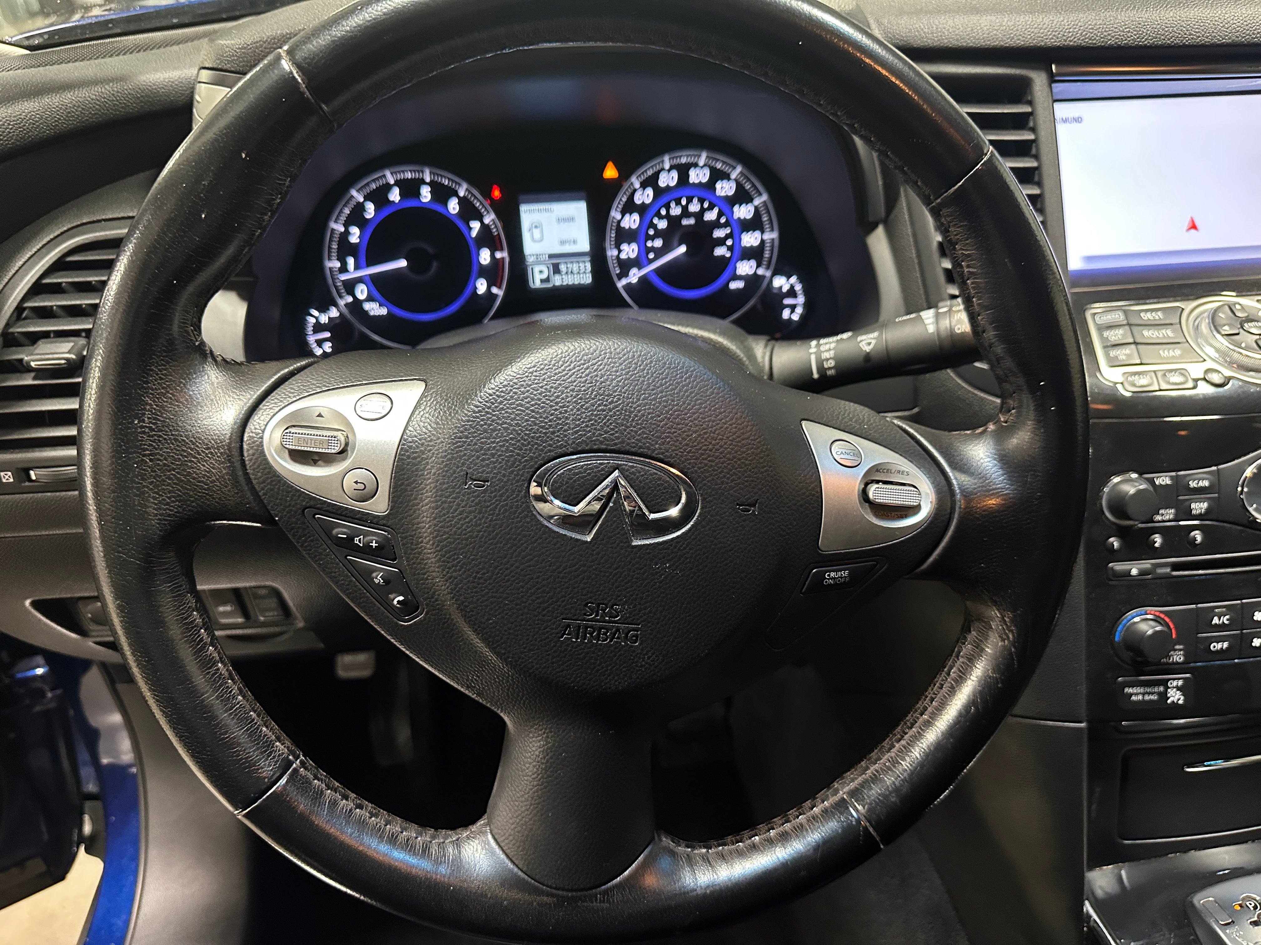 2014 INFINITI QX70  4