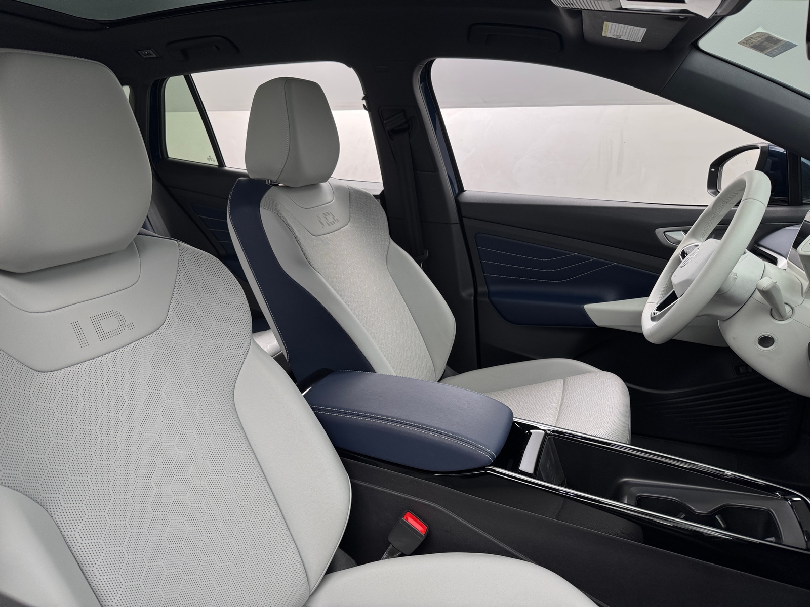 Thumbnail: 2023 Volkswagen ID.4 - 2