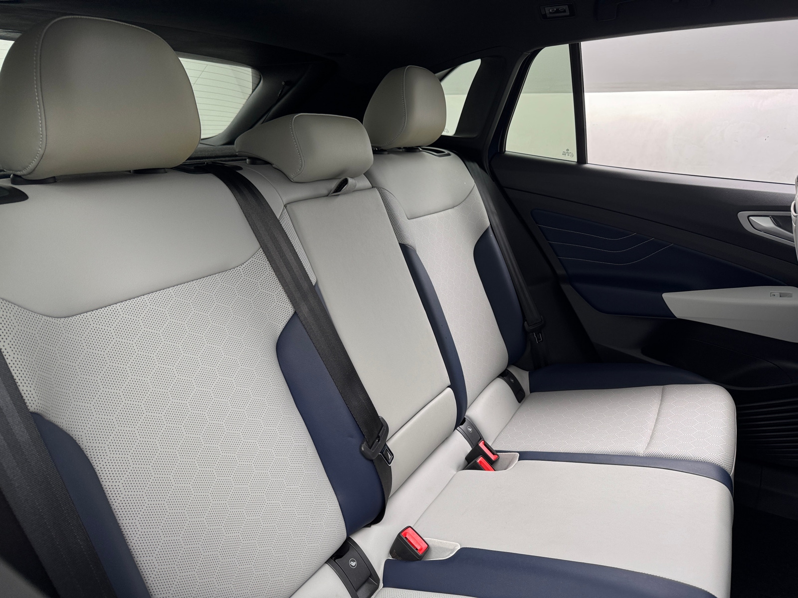 Thumbnail: 2023 Volkswagen ID.4 - 6