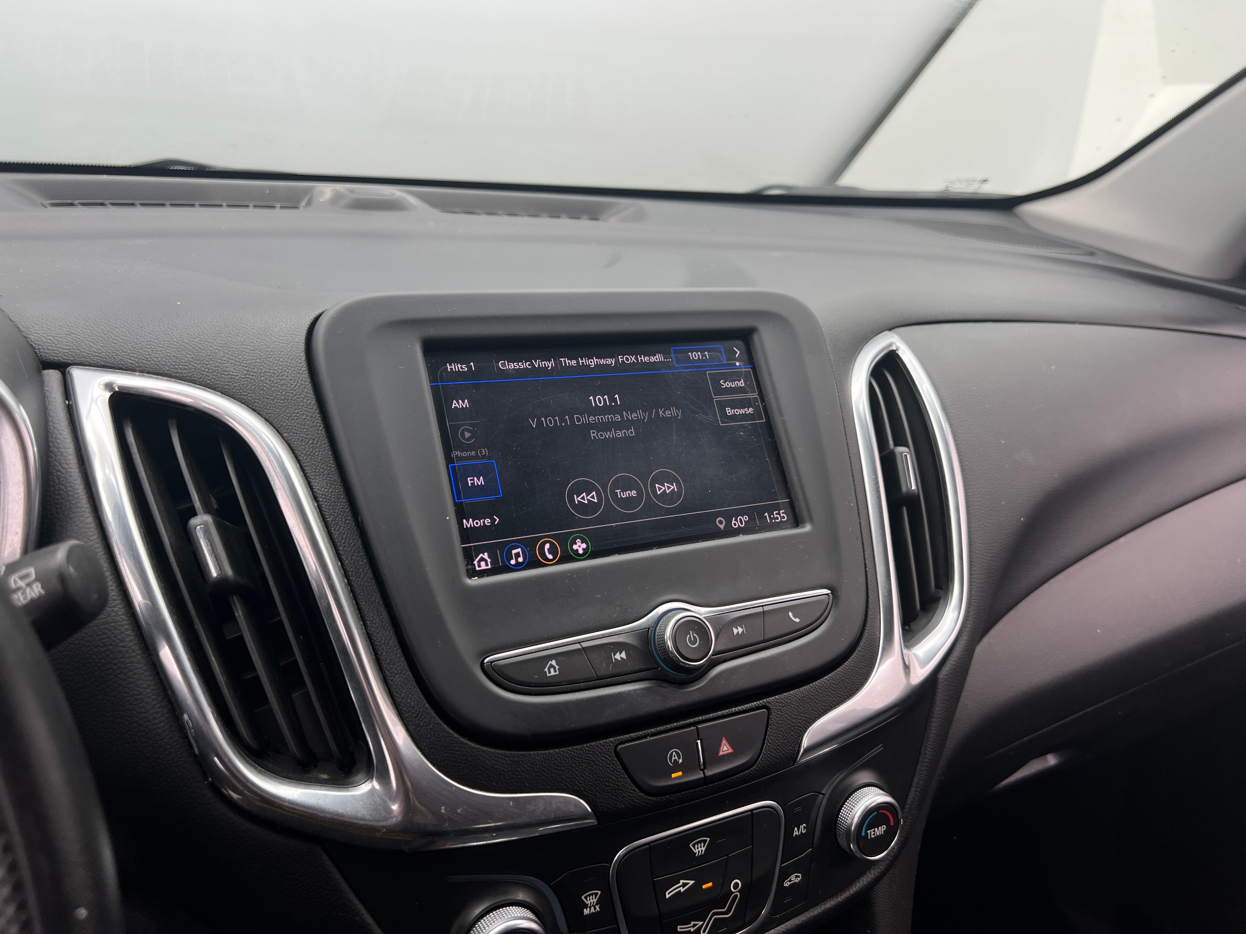 Thumbnail: 2022 Chevrolet Equinox - 4