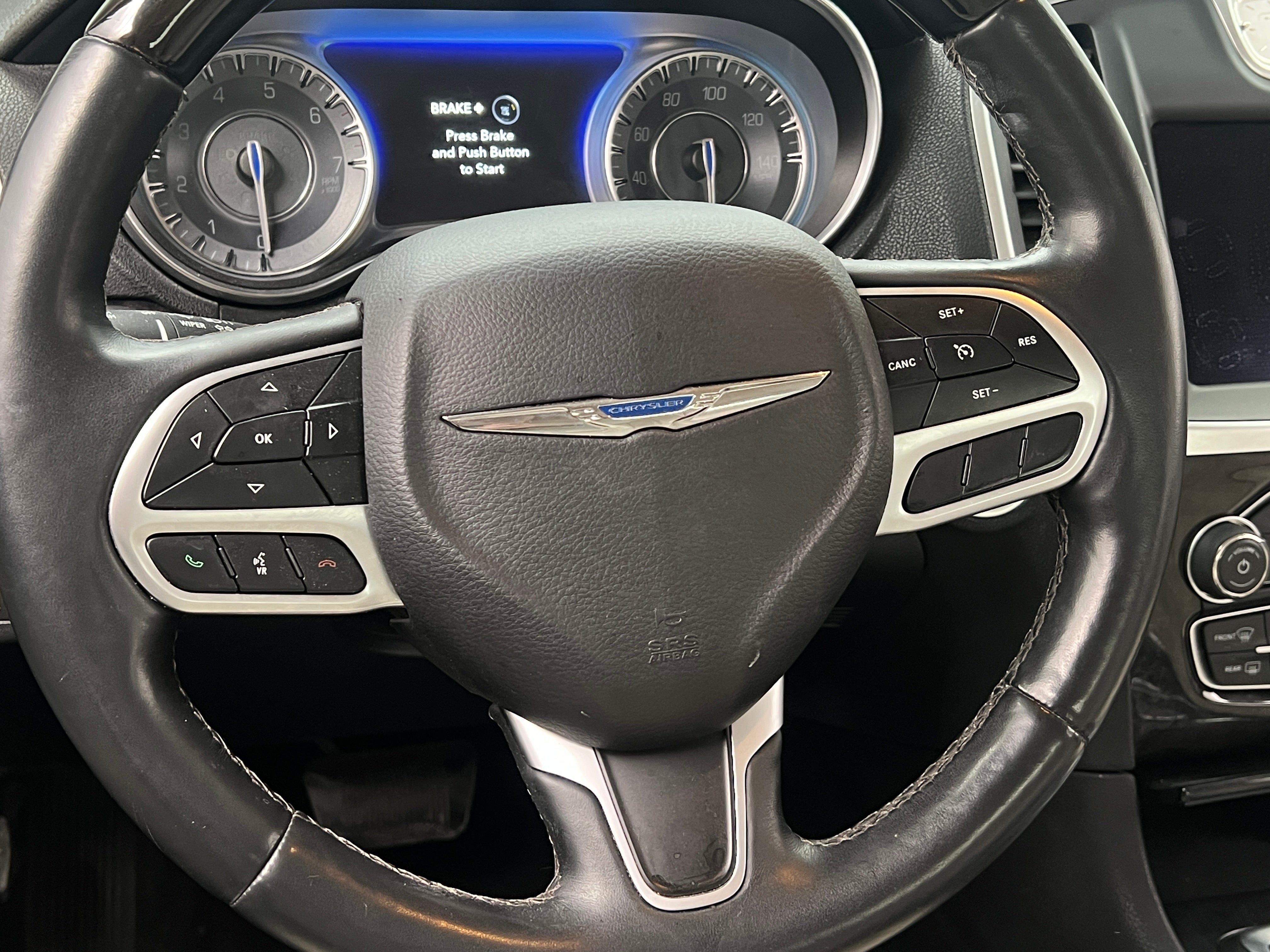 2018 Chrysler 300 Limited Edition 4