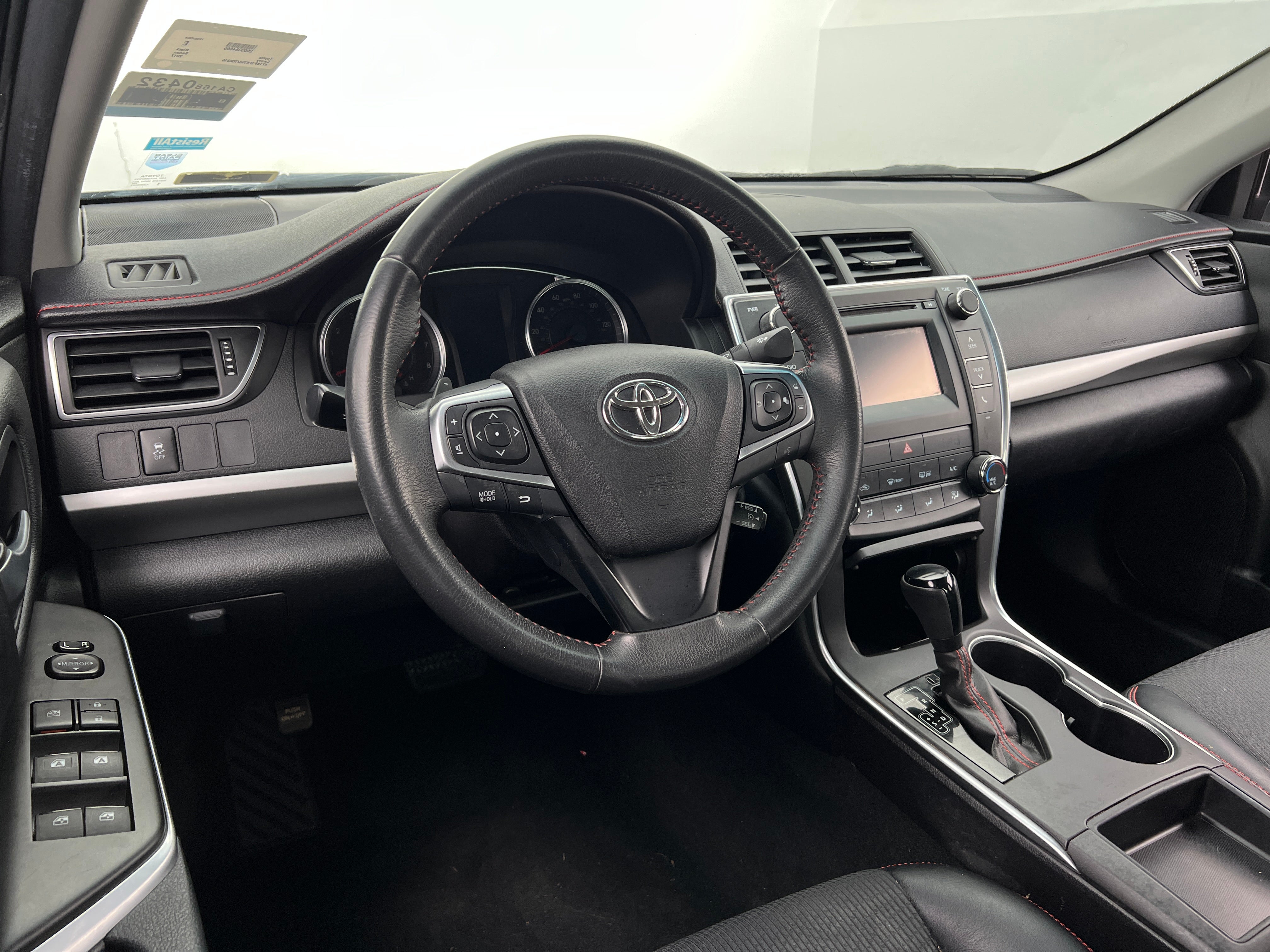 2017 Toyota Camry SE 3