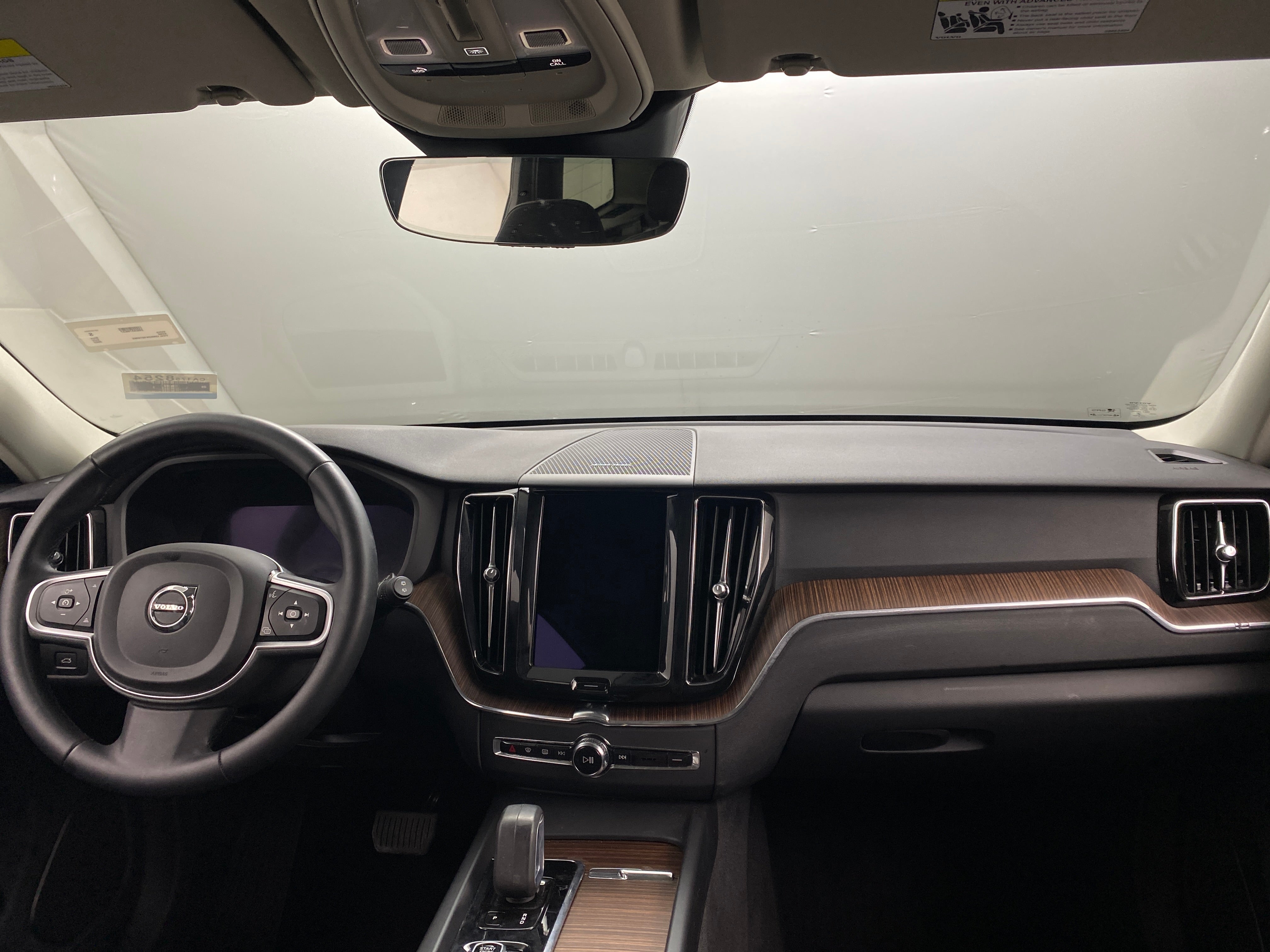 2022 Volvo XC60 B5 Momentum 3