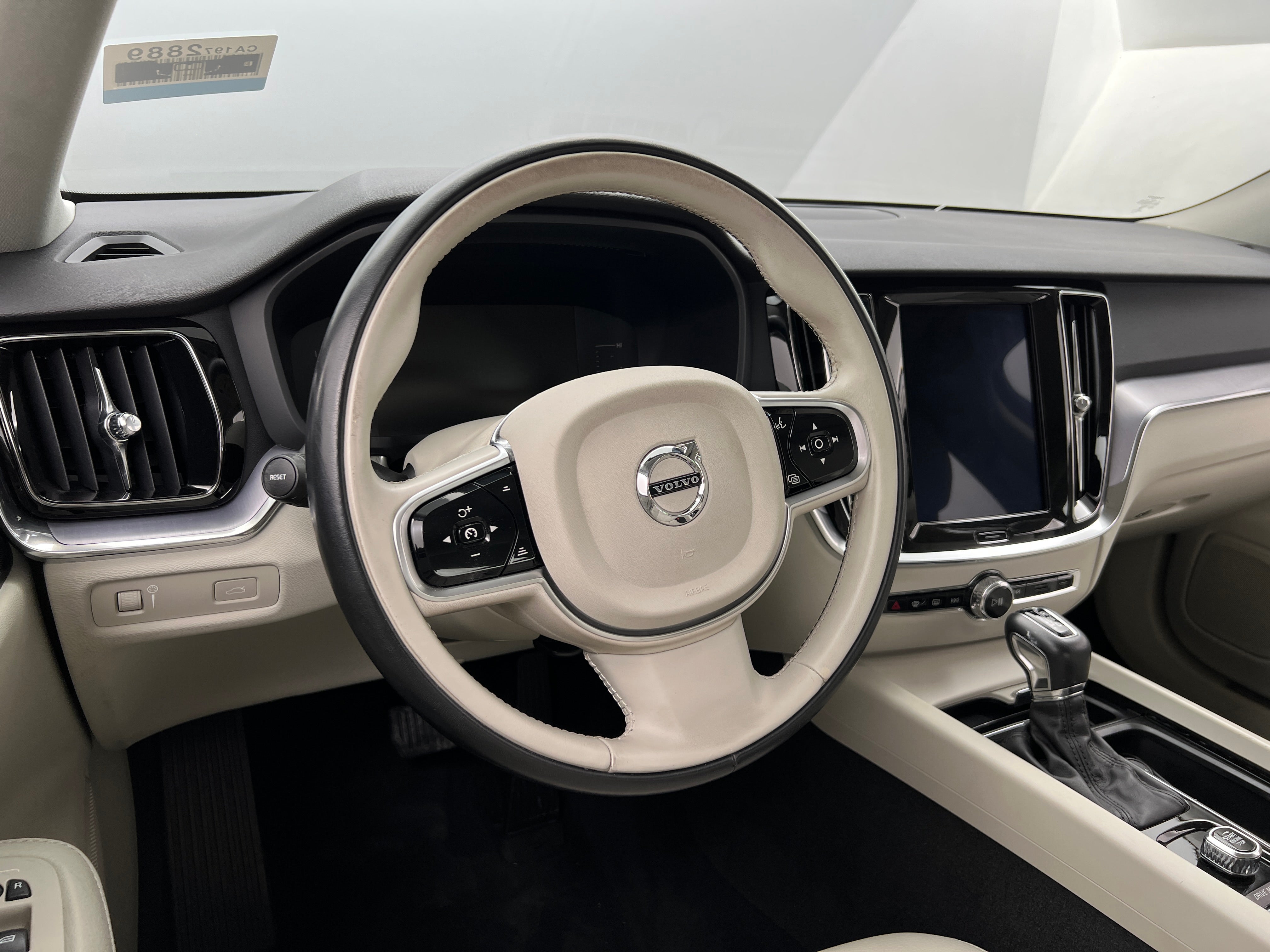 2019 Volvo S60 T5 Momentum 5