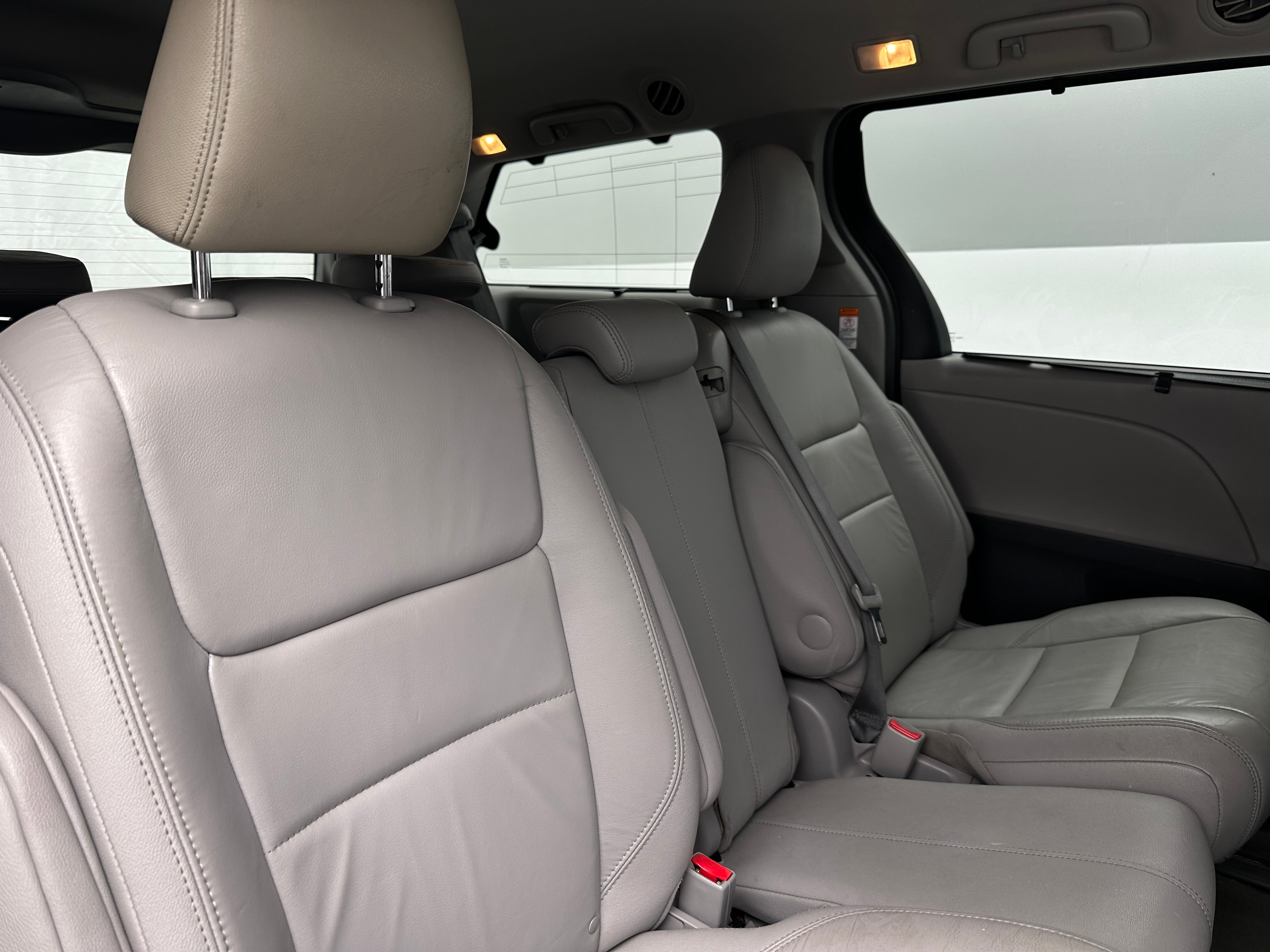 2015 Toyota Sienna XLE 5