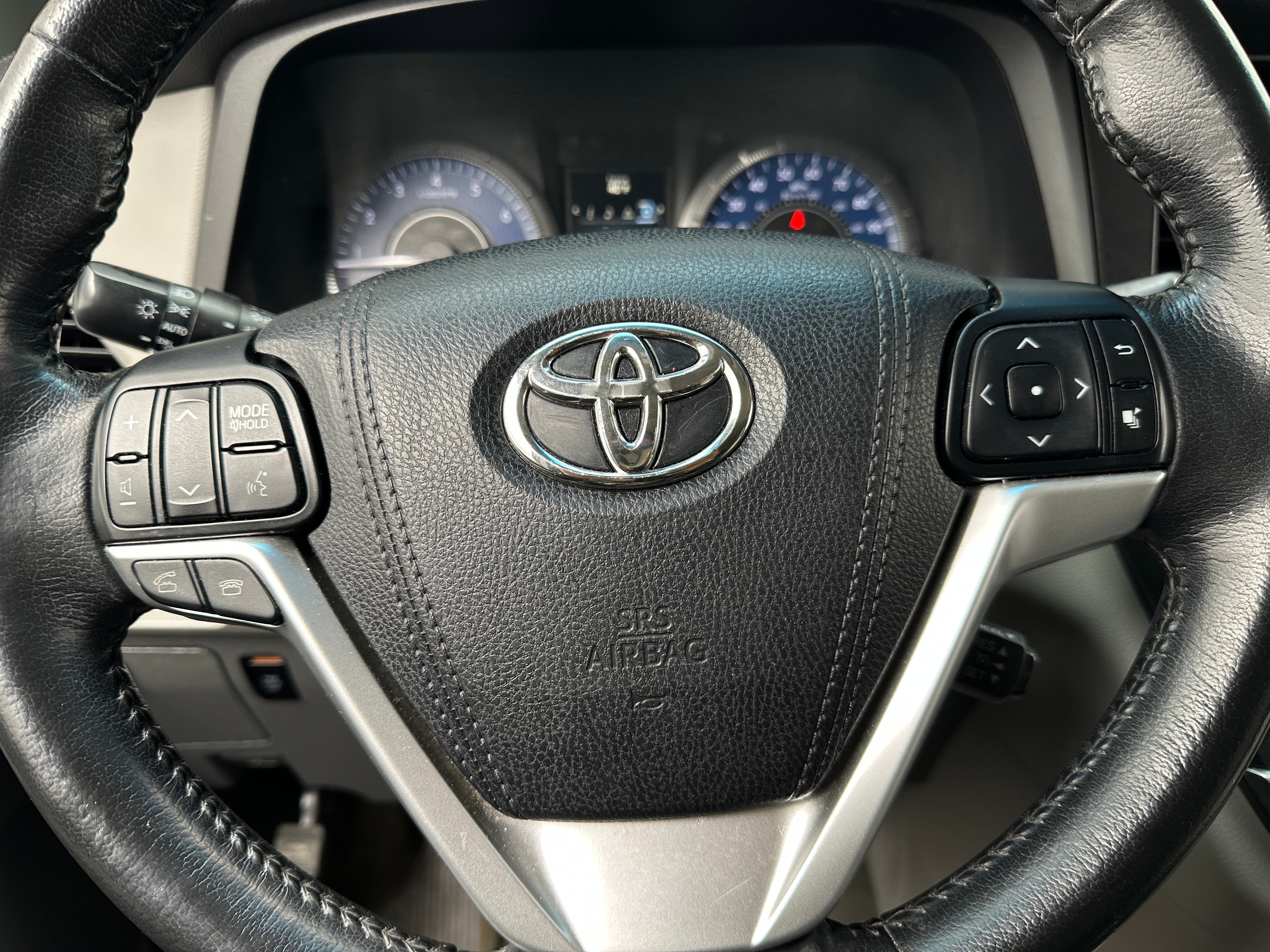 2015 Toyota Sienna XLE 4