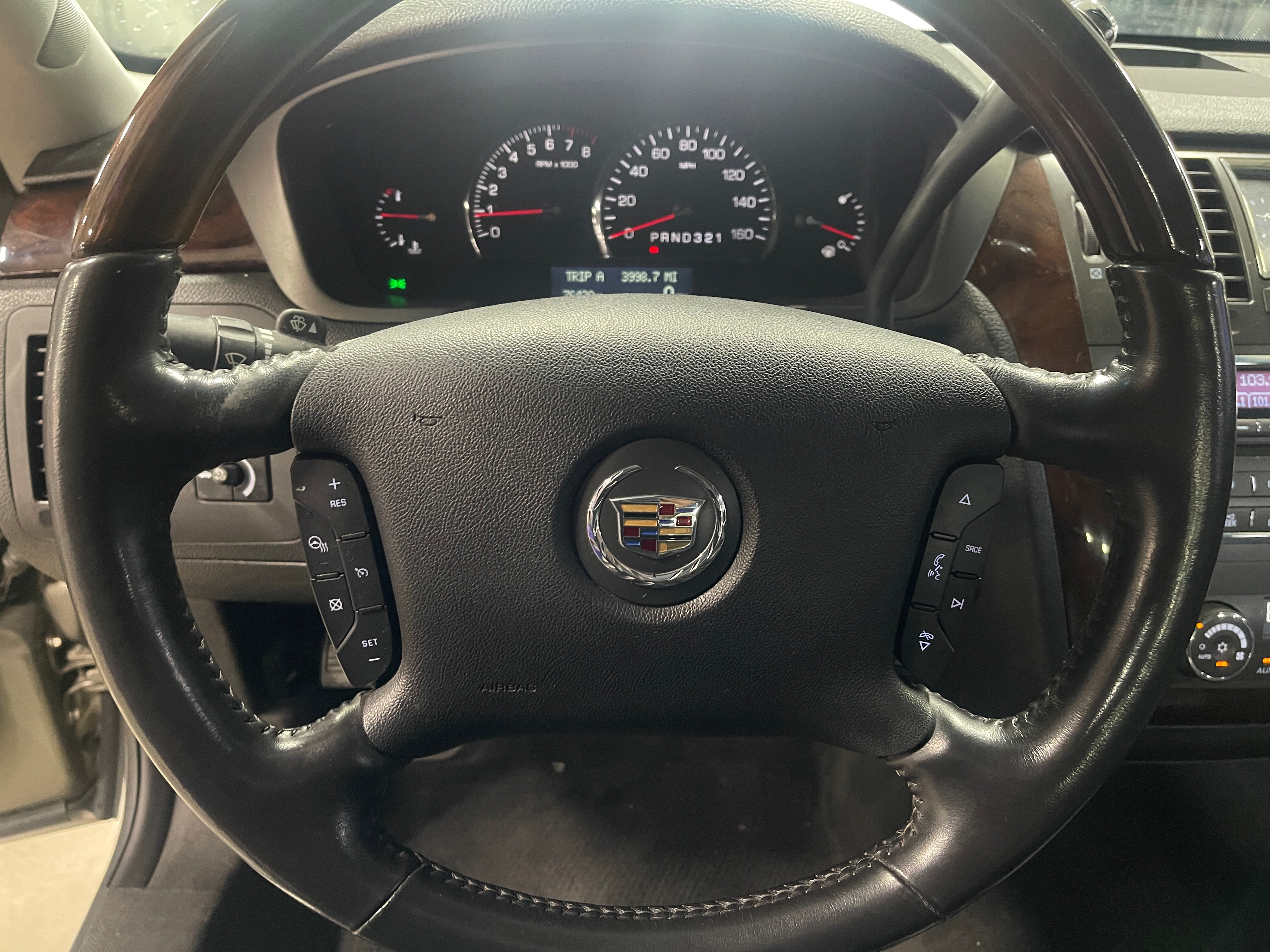 2011 Cadillac DTS Base 4